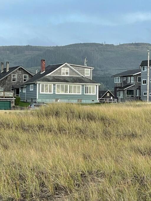 Seaside Beach Front House on the Promenade view 2
