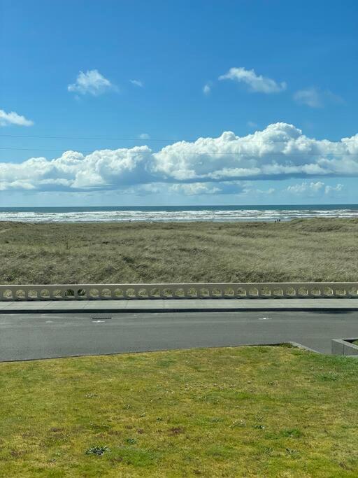 Seaside Beach Front House on the Promenade view 4