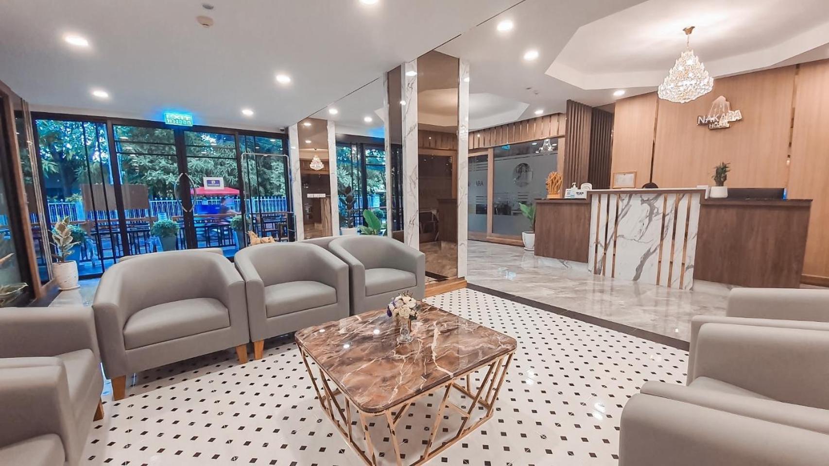 Lobby & Reception