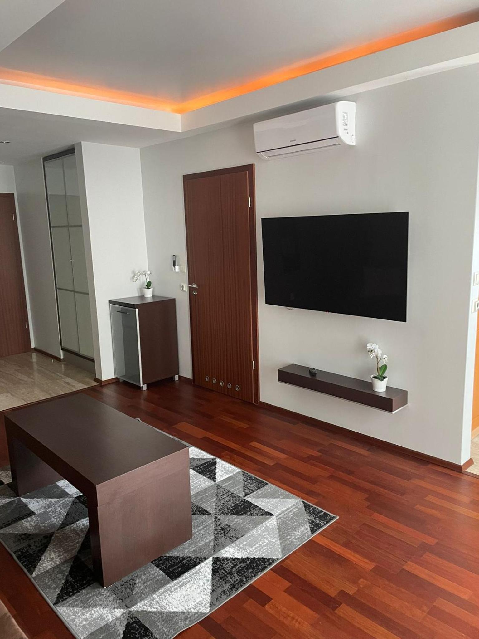 Golden Sun Apartments view 4