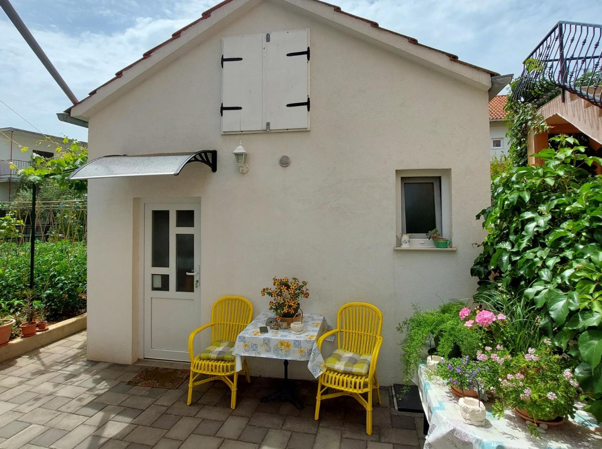 Apartment Garden house