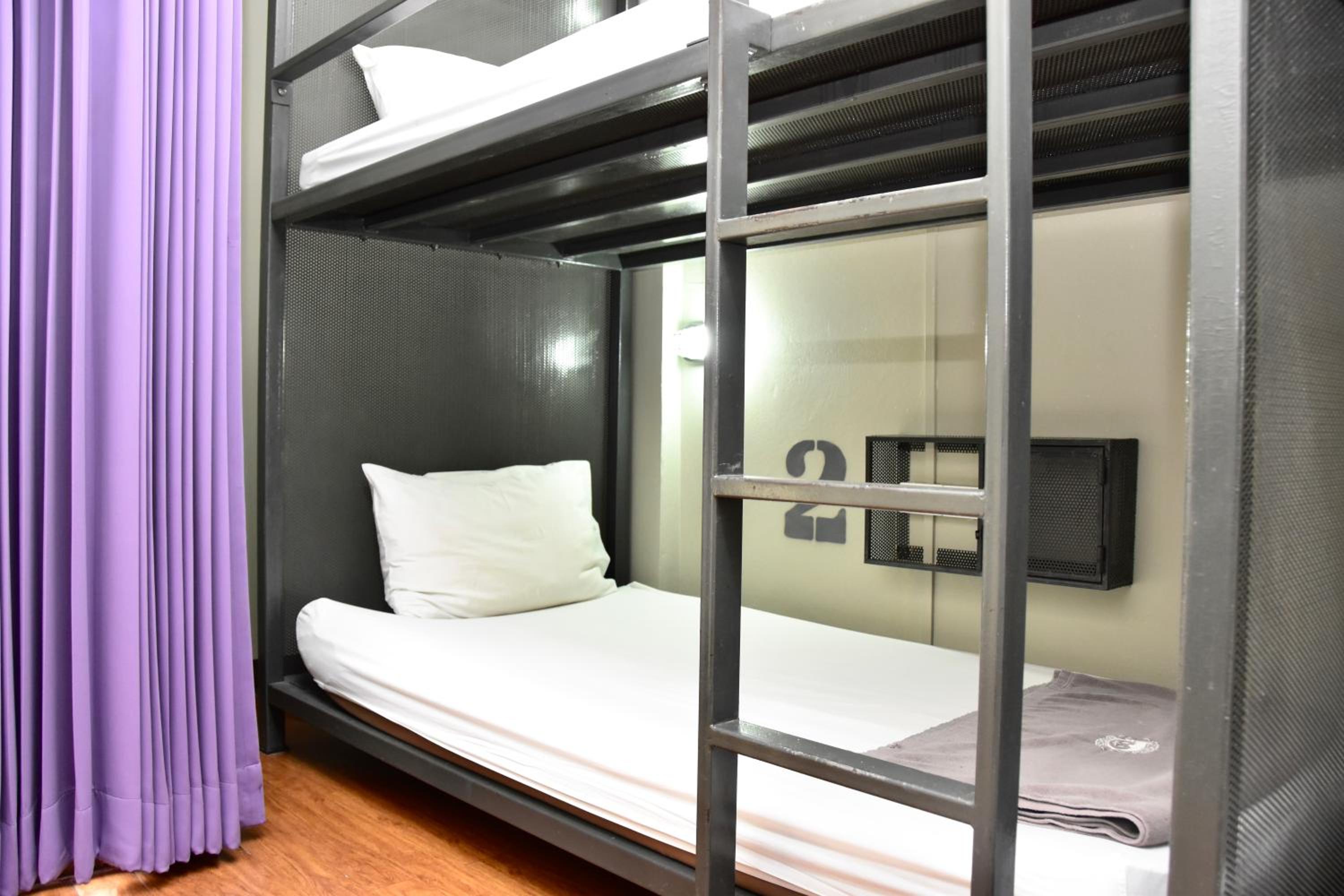 Mad Monkey Bangkok Hostel - Adults Only 2