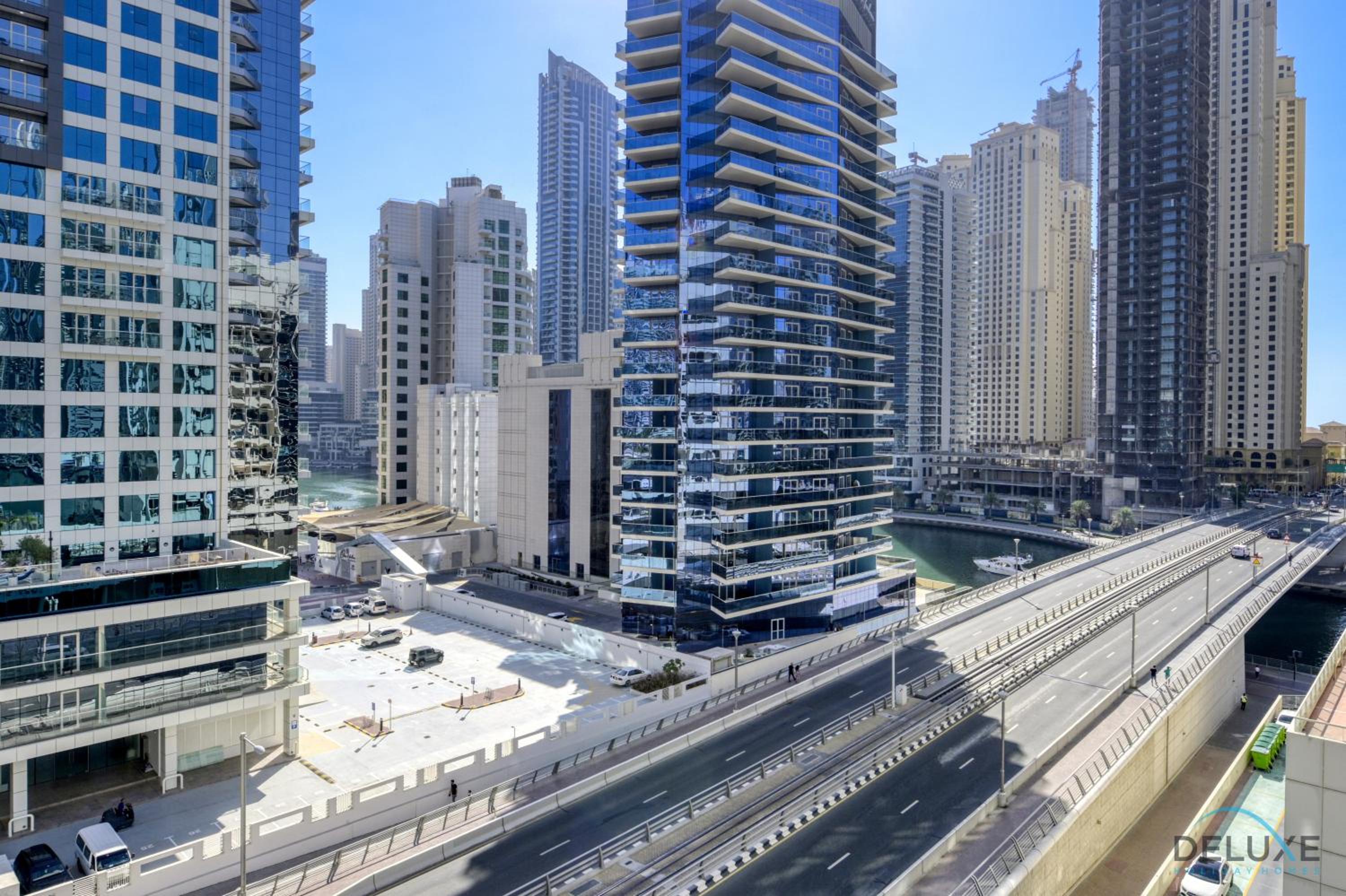Stunning Studio at Marina Views A Dubai Marina by Deluxe Holiday Homes
