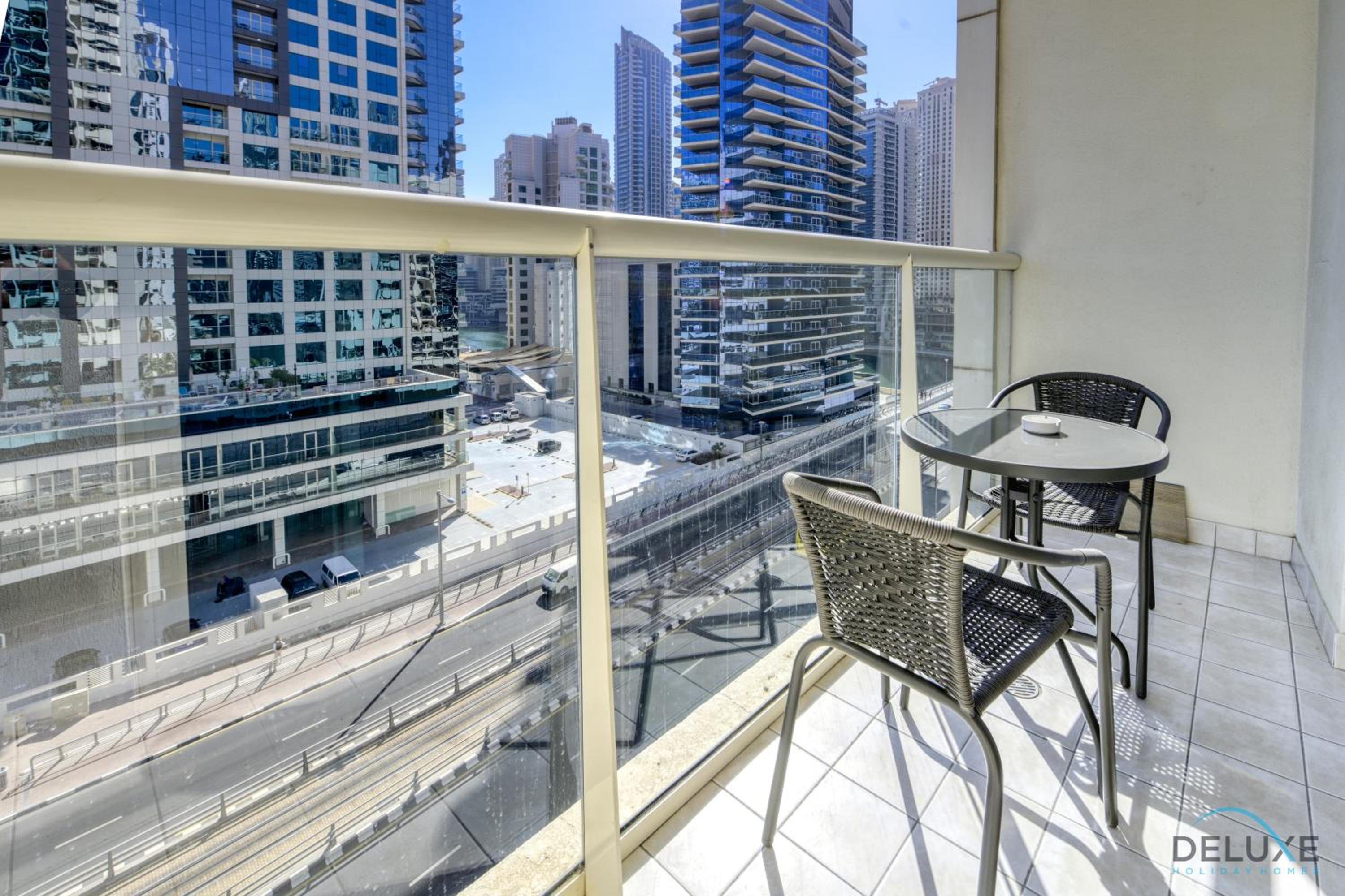 Stunning Studio at Marina Views A Dubai Marina by Deluxe Holiday Homes