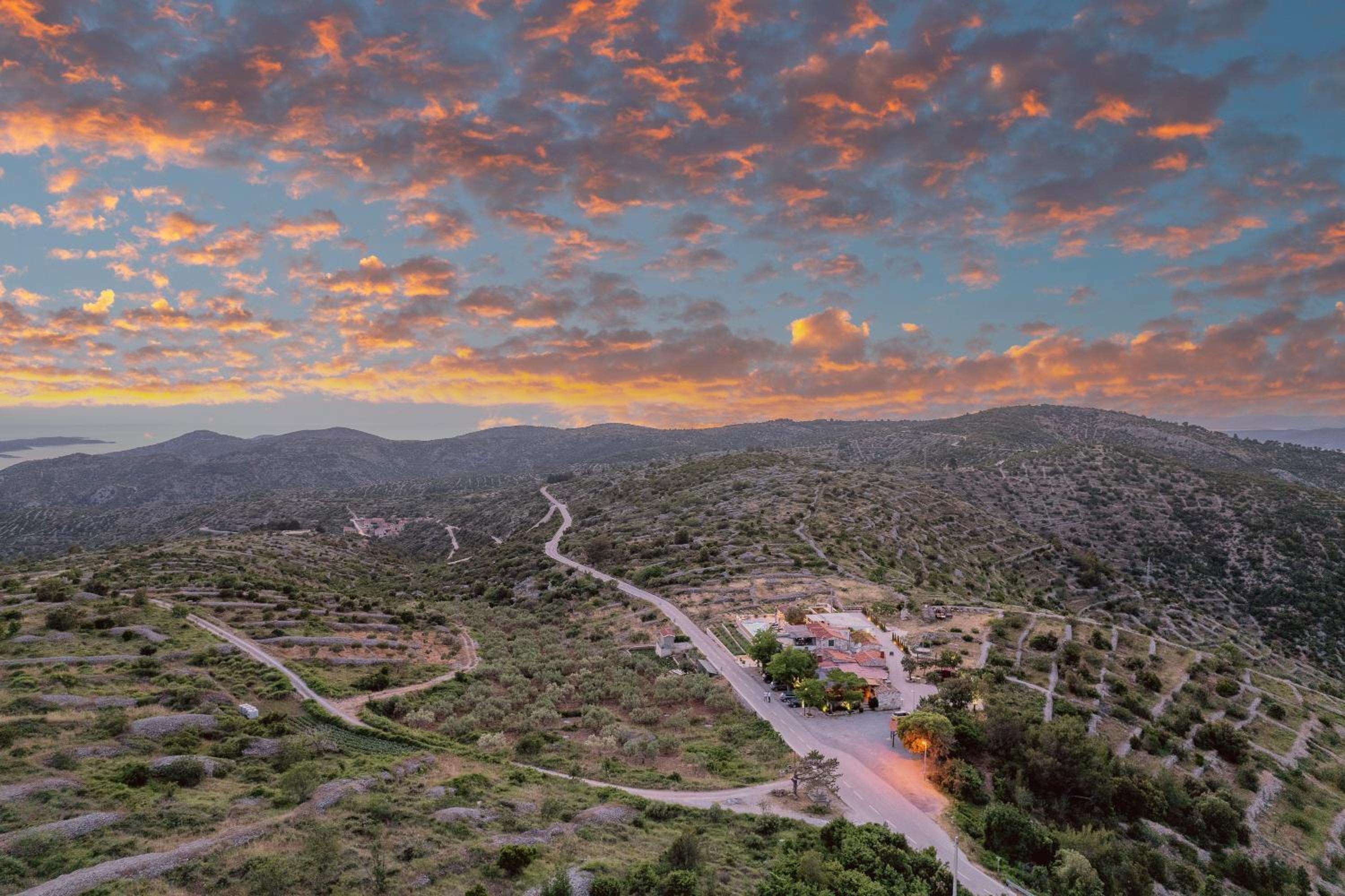 Hotel Vidikovac Levanda Luxury Apartments - Image 1