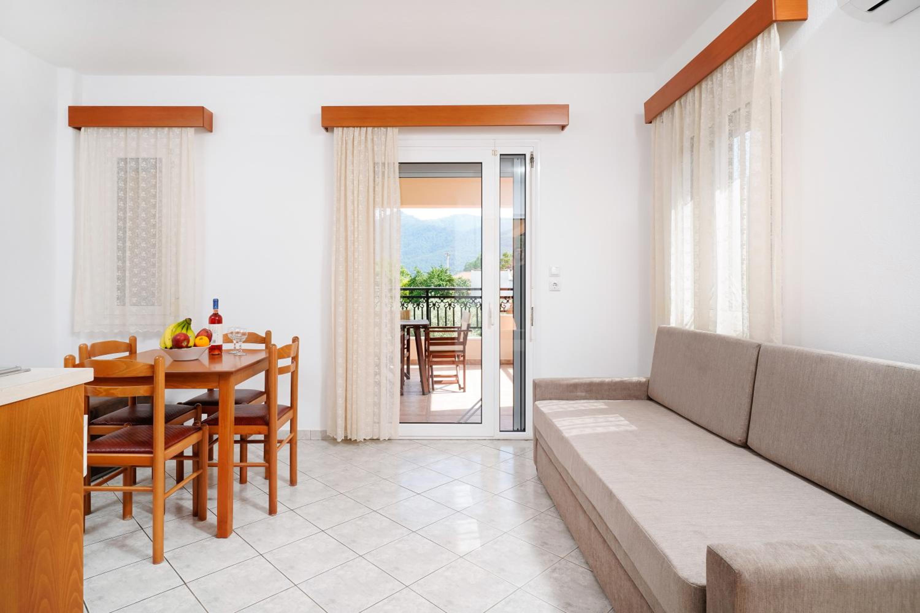 Apollonio view 4