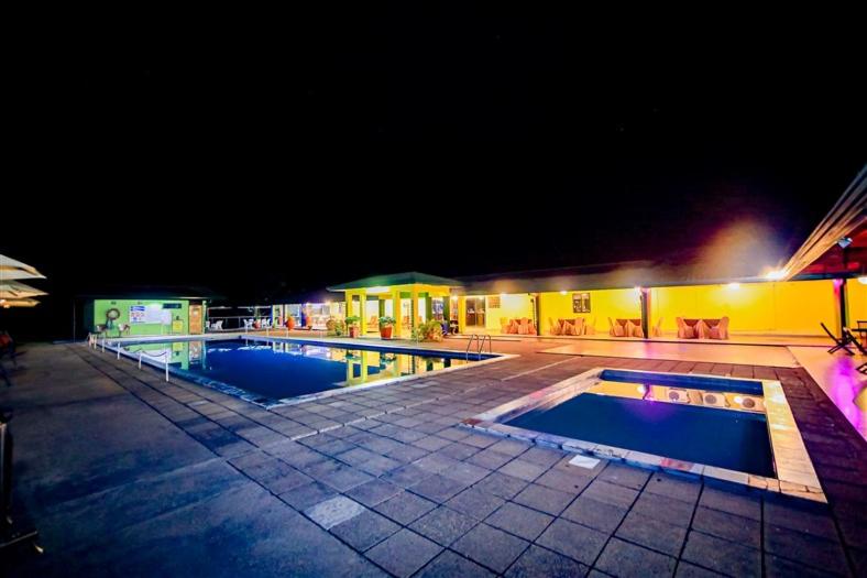 swimming pool