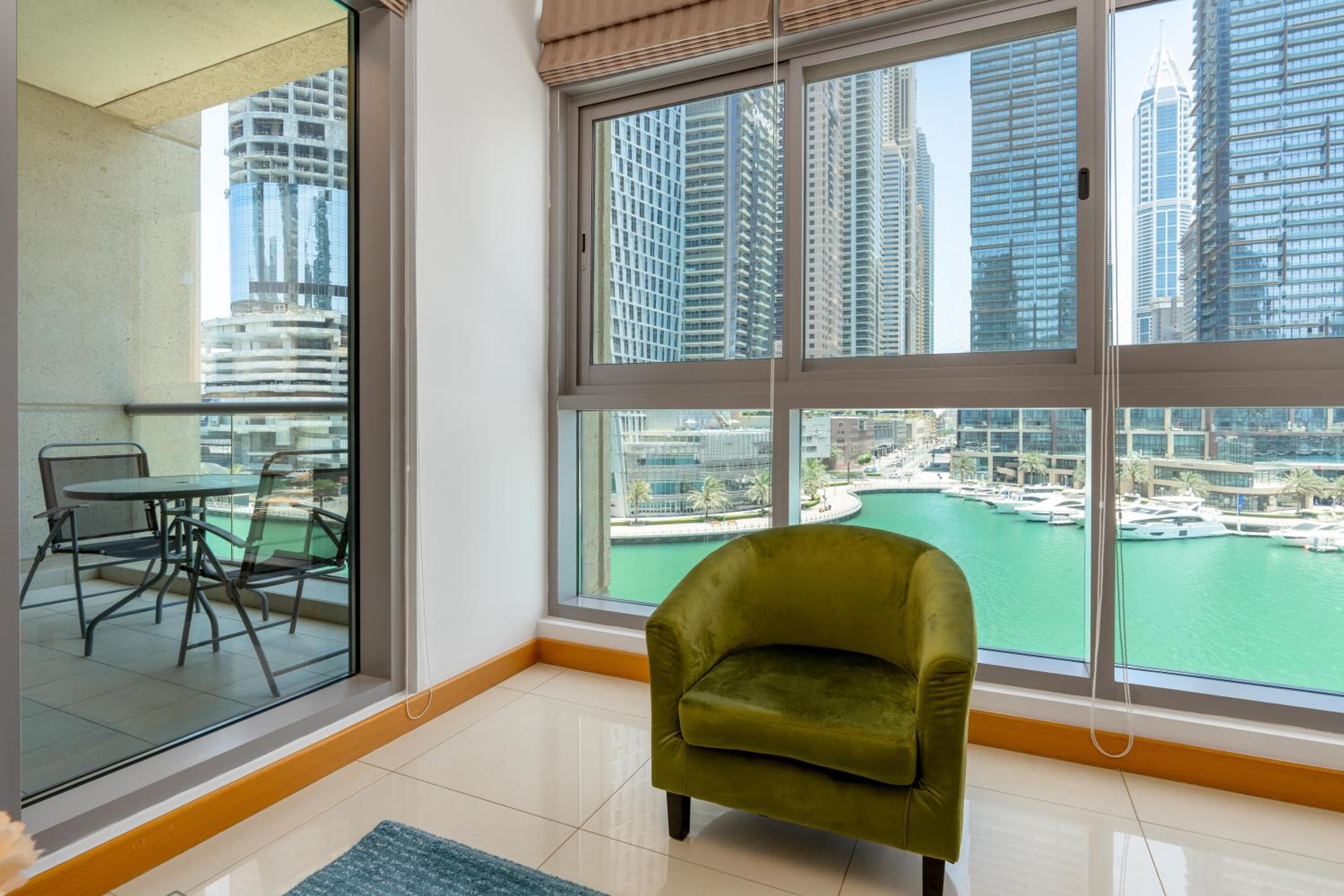 Vacay Lettings 1 BR -Edge of canal Marina view