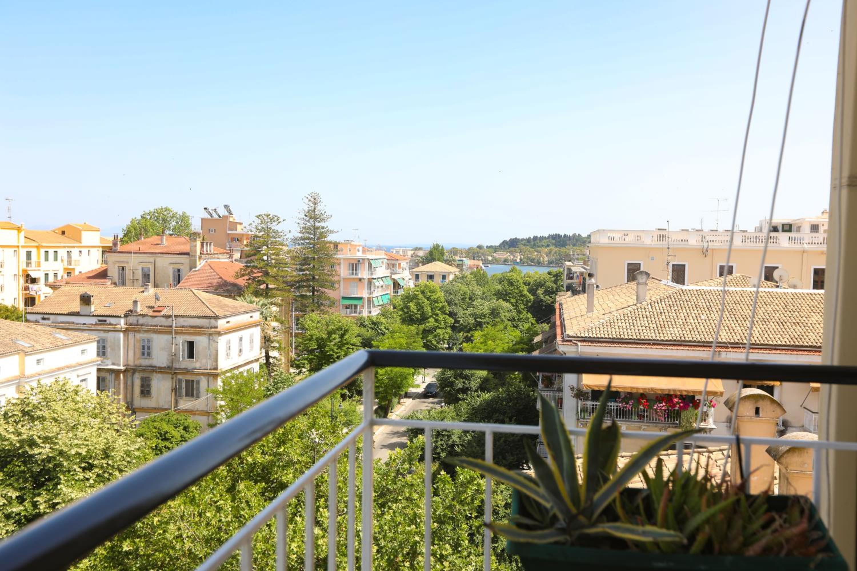 Luccil's Home Downtown view 5