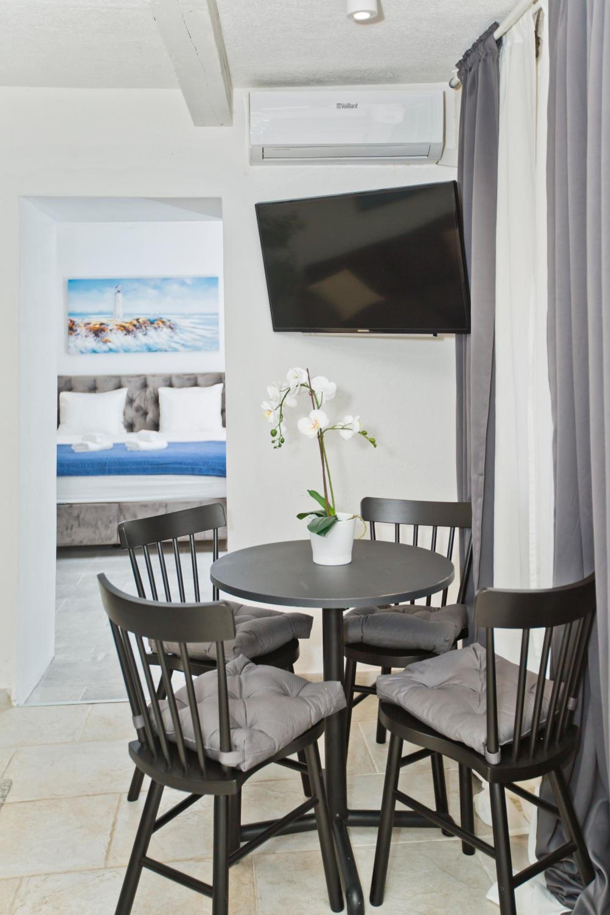 Photo 7