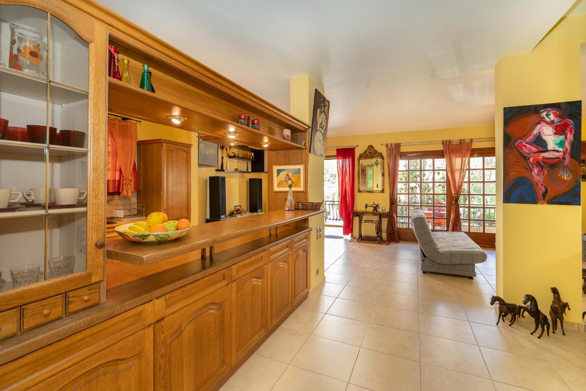 Bright & sunny Apt in Glyfada photo 3