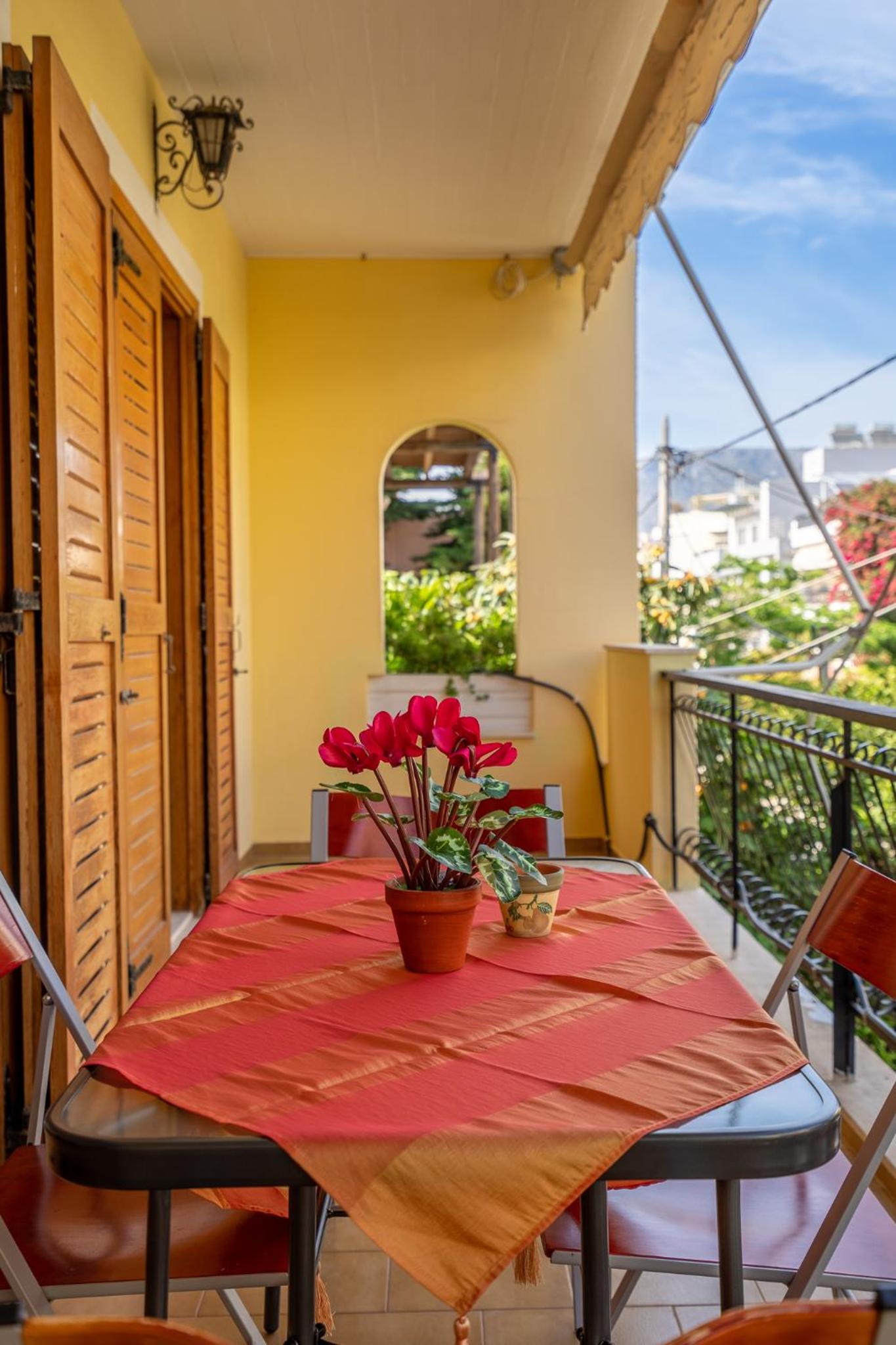 Bright & sunny Apt in Glyfada photo 1