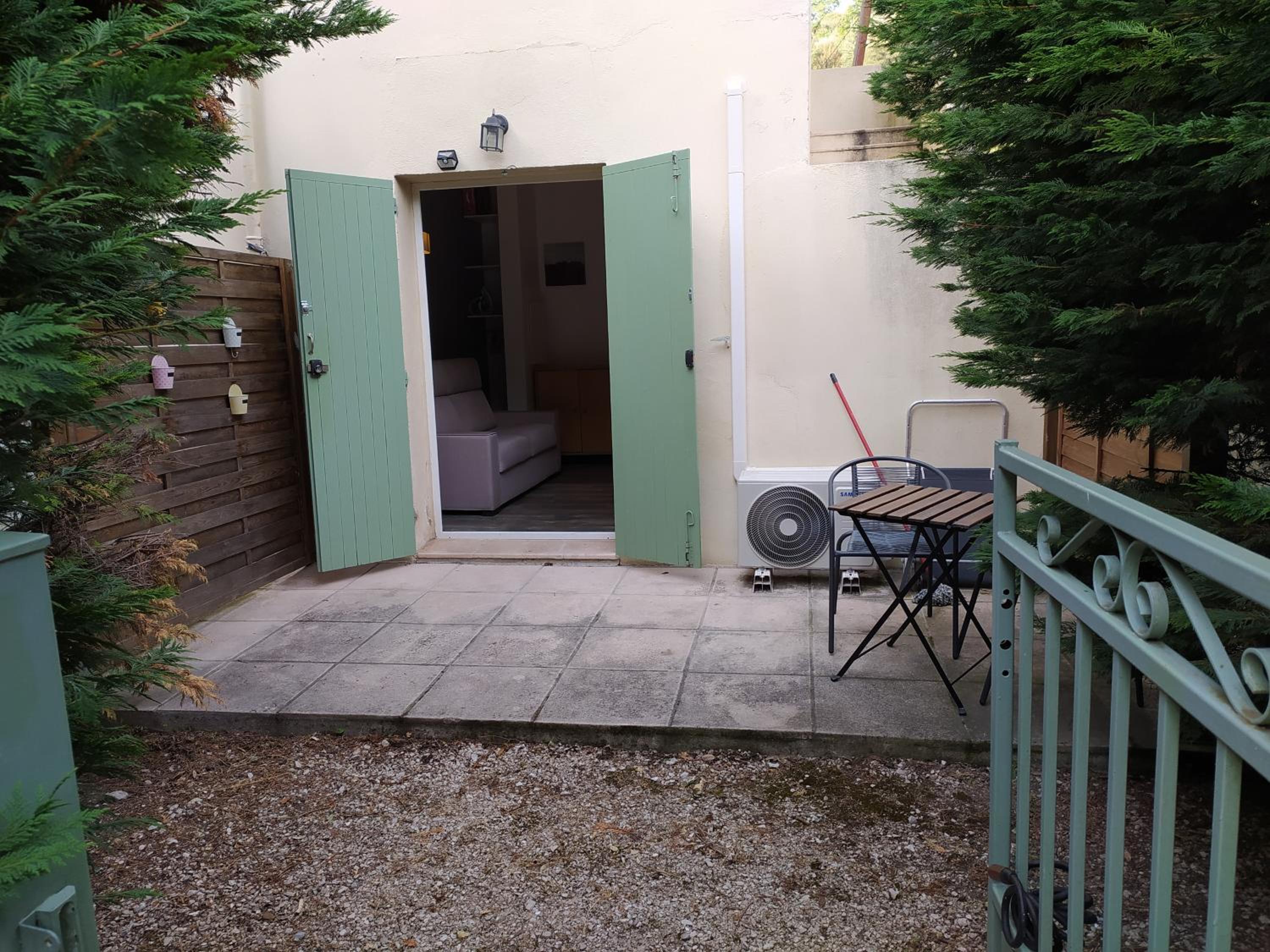 Petit Studio, terrasse, jardinet, climatisation, wifi photo 2