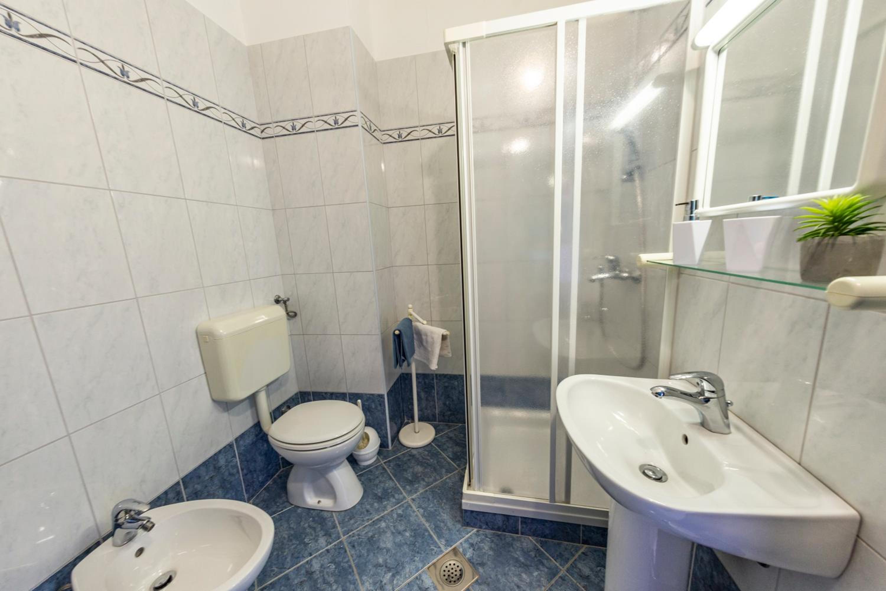Apartments Krivičić blue