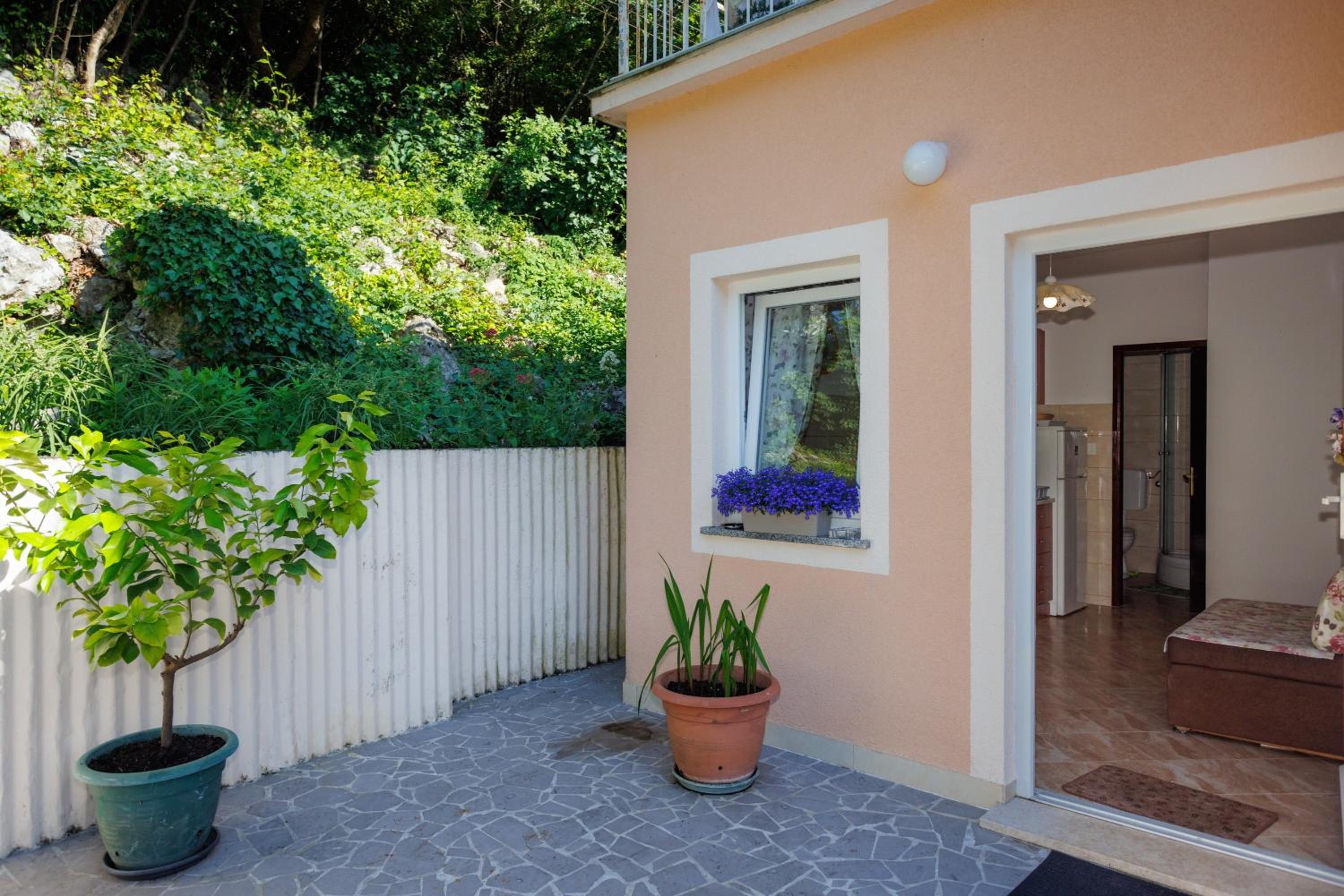 Apartment studio close to sea view 5