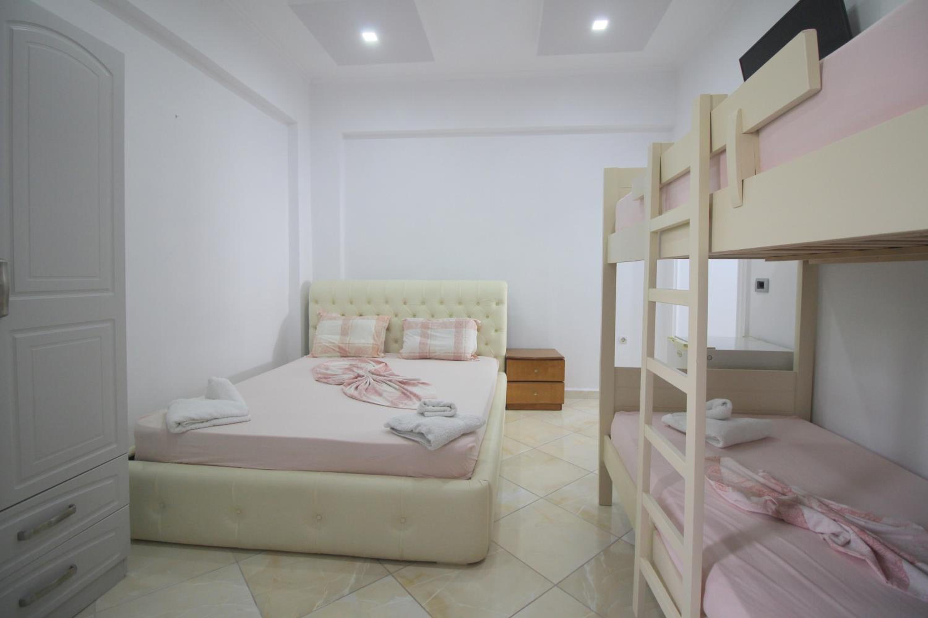 Andy Apartments