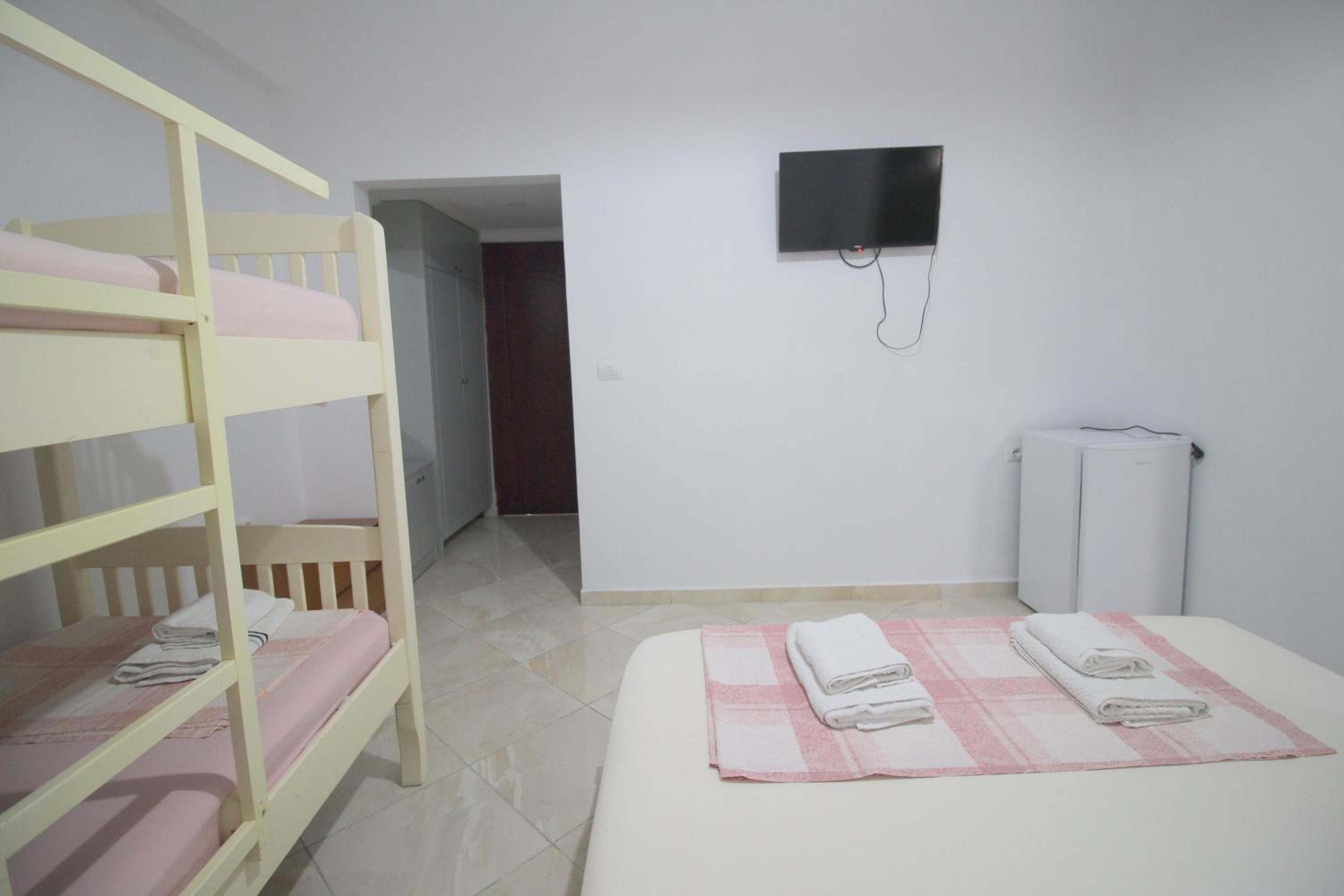 Andy Apartments