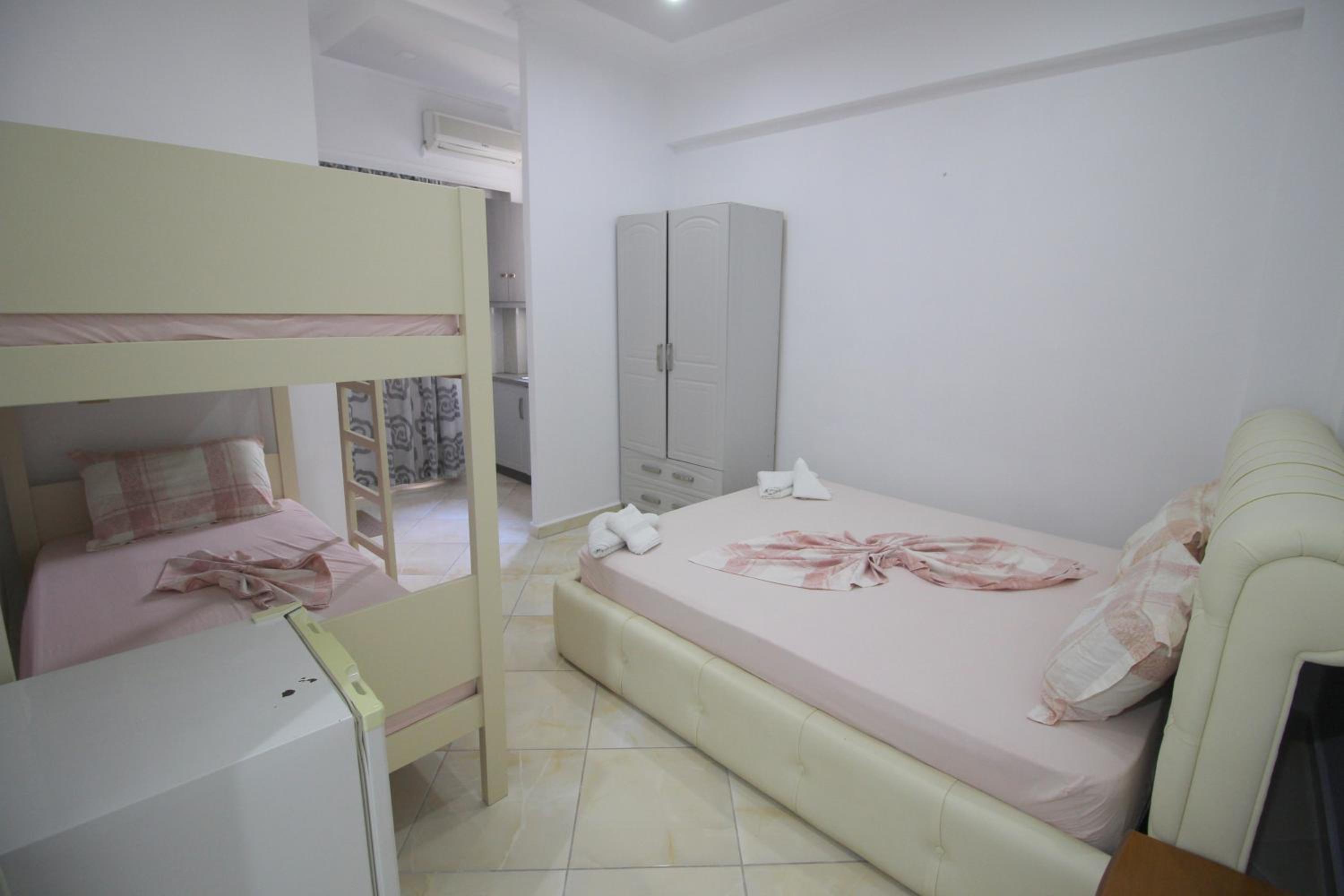 Andy Apartments