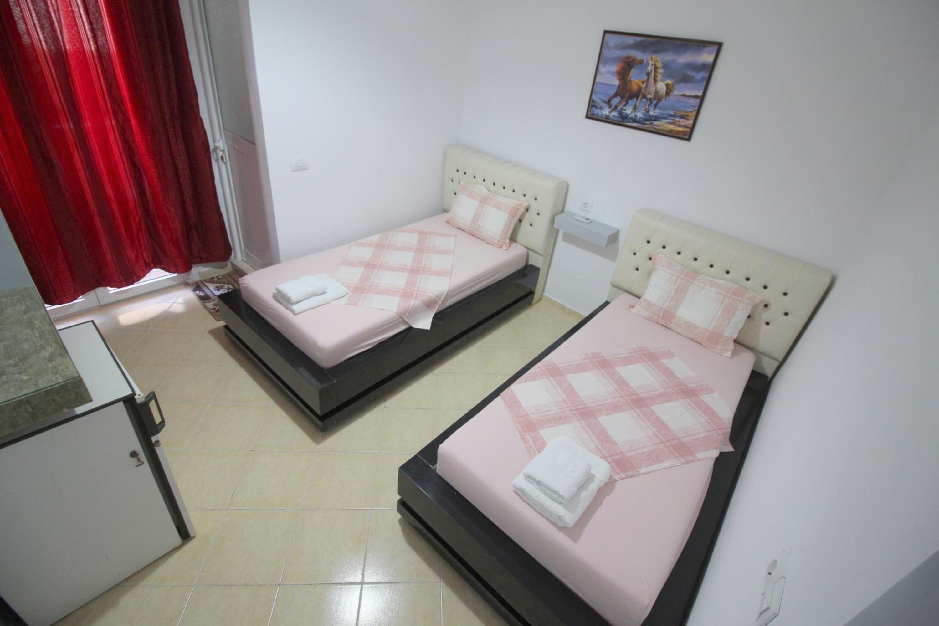 Andy Apartments