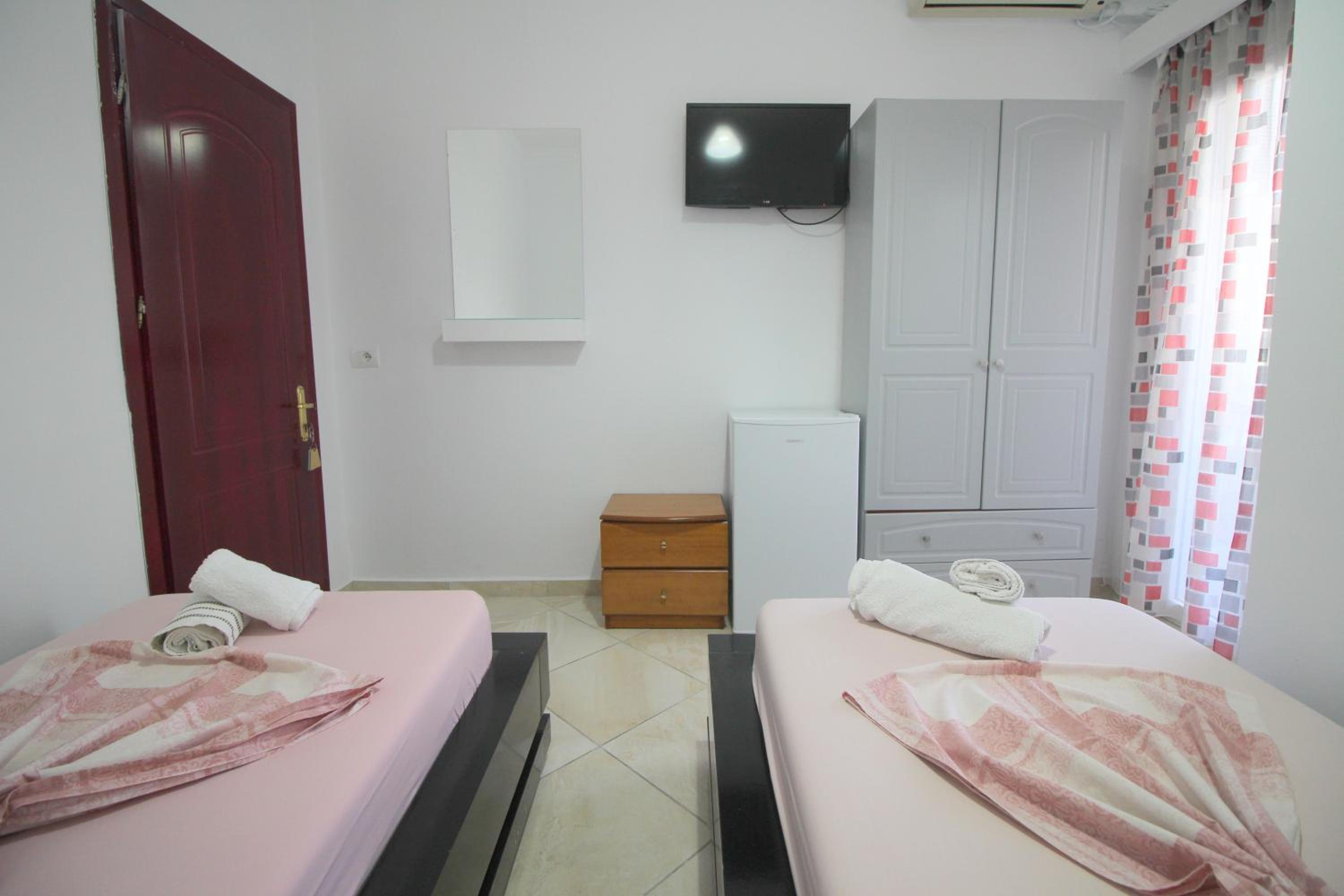 Andy Apartments