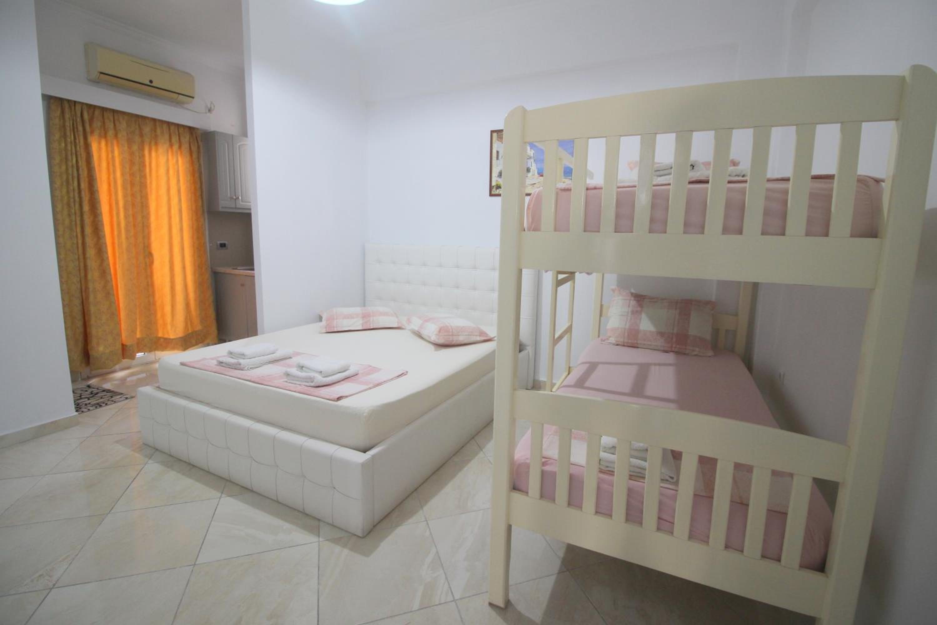 Andy Apartments