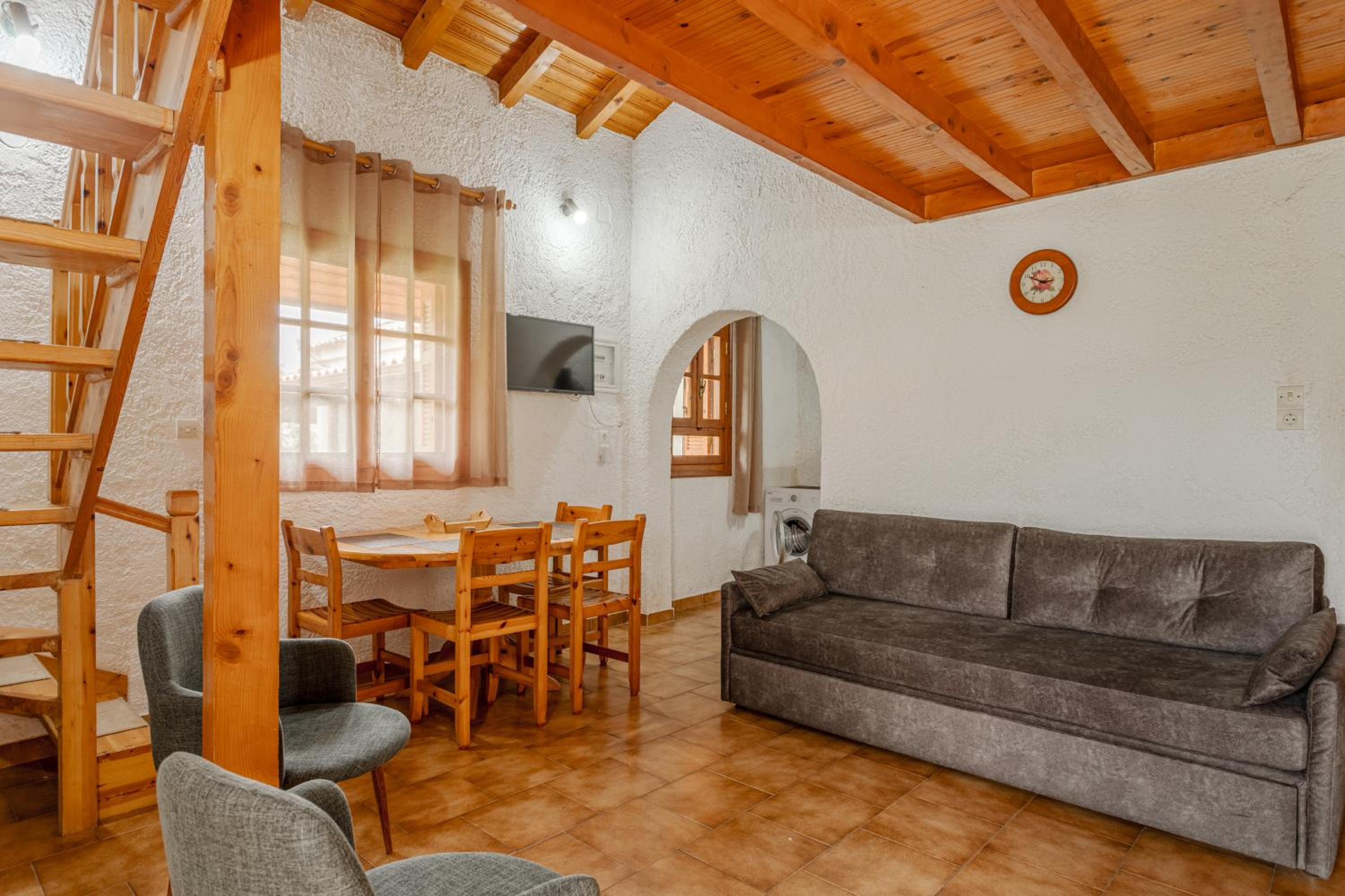 Sophia's Maisonette 1