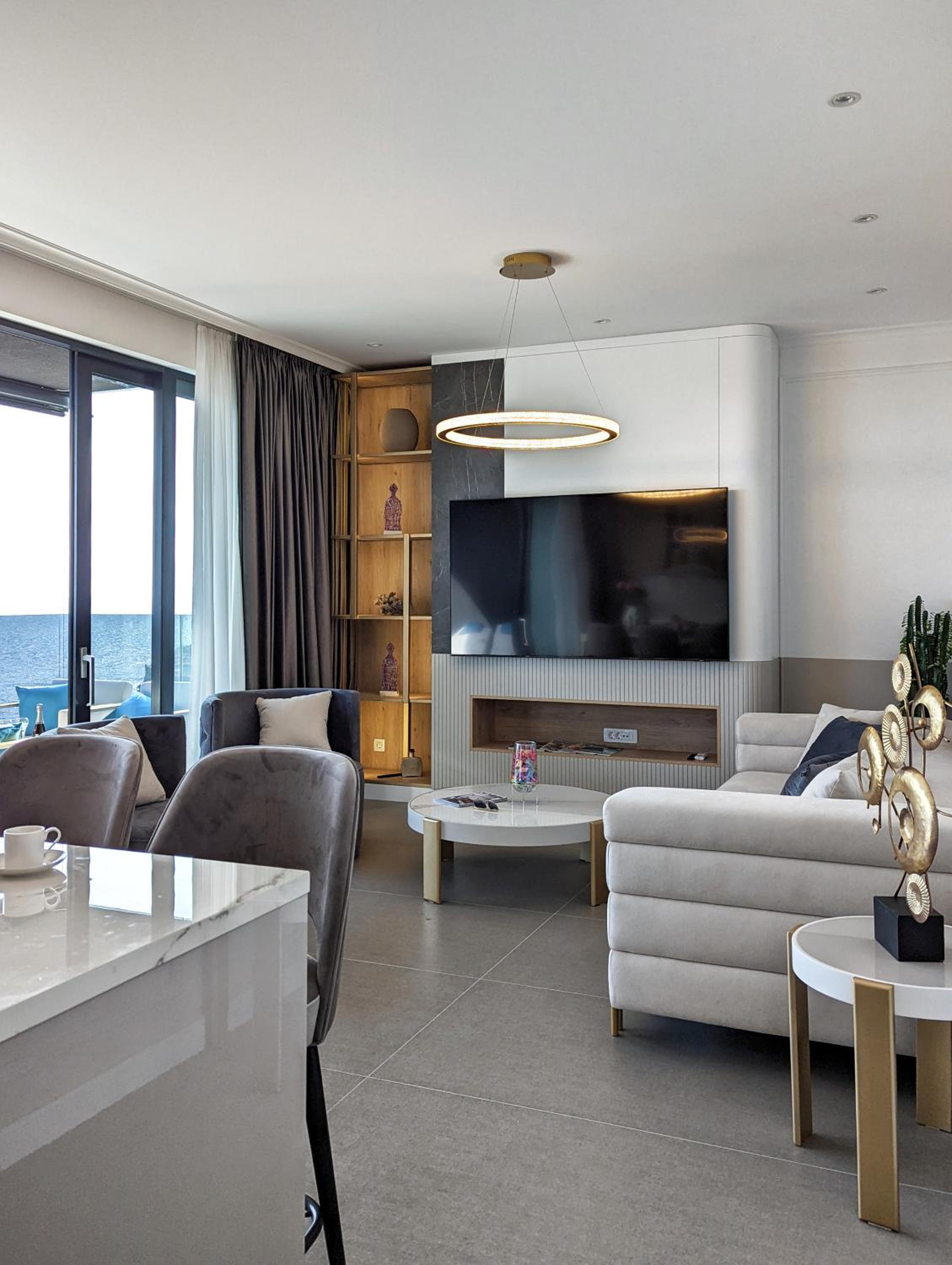 Beyond Breathtaking Modern Residence Sir. Perfect