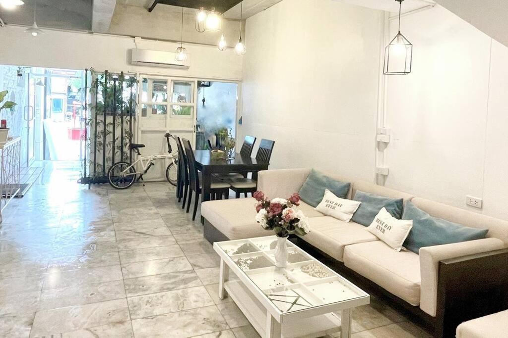 Cafe Home