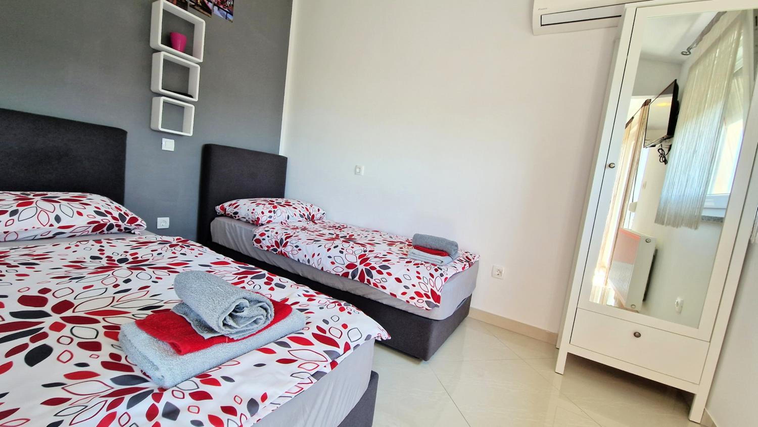 Apartments Pinezić view 5