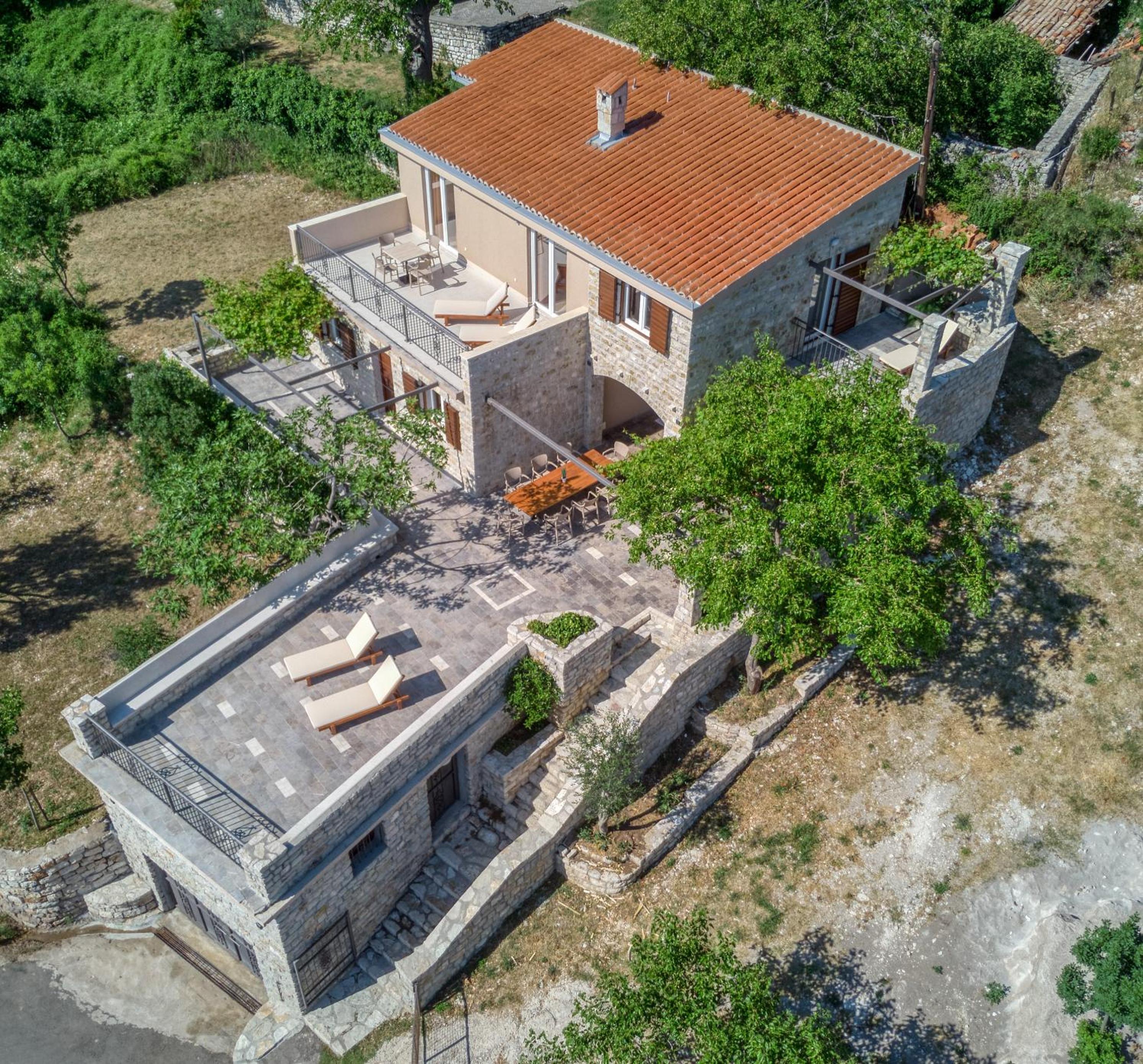 Old stone villa Vrba view 3