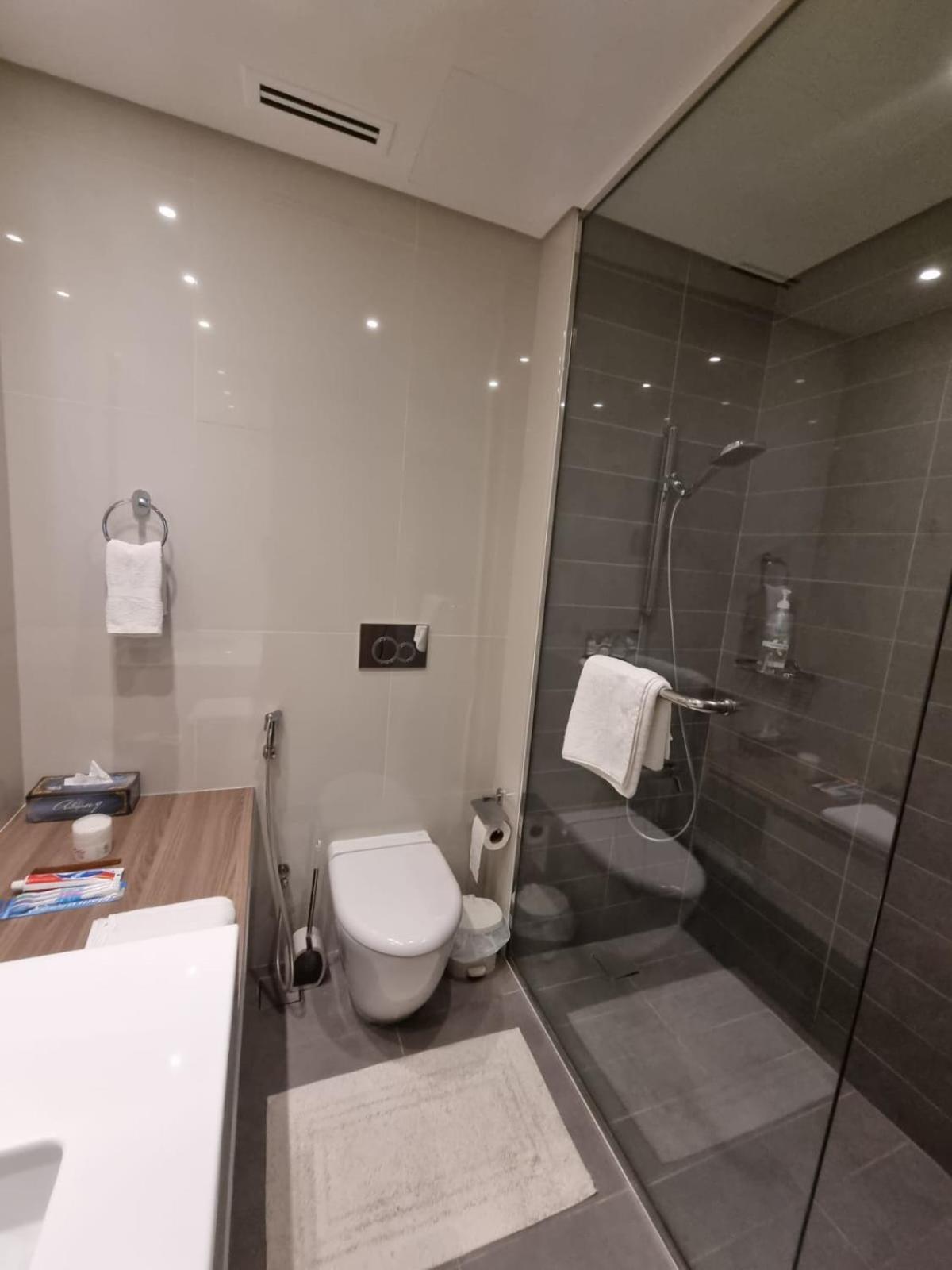 LUXURY 2 Bedroom Apartment in GATEWAY Residence