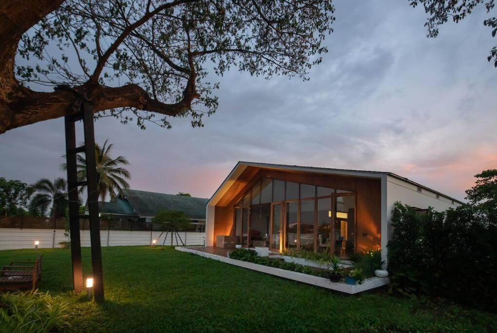Nutnicha River House