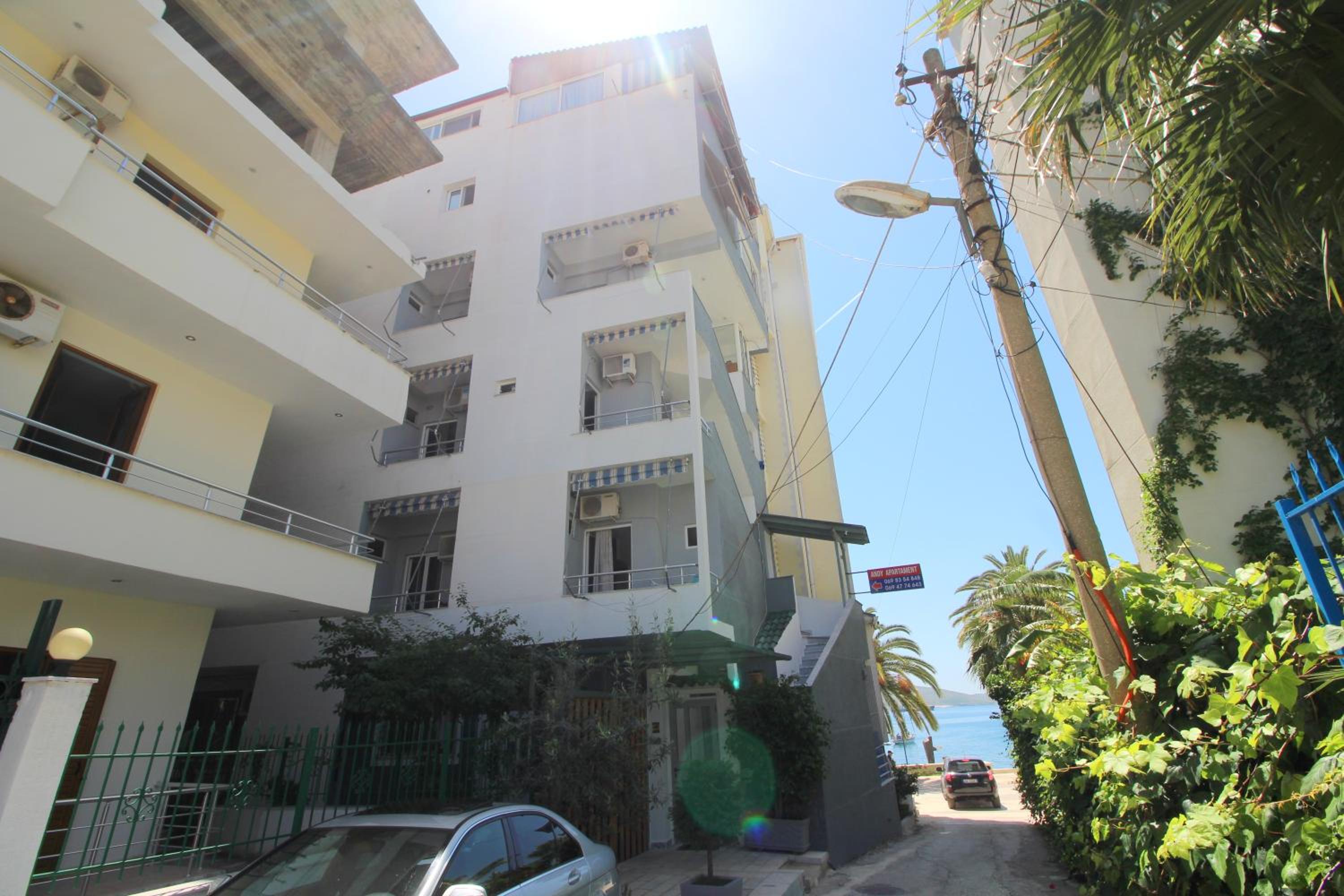 Andy Apartments
