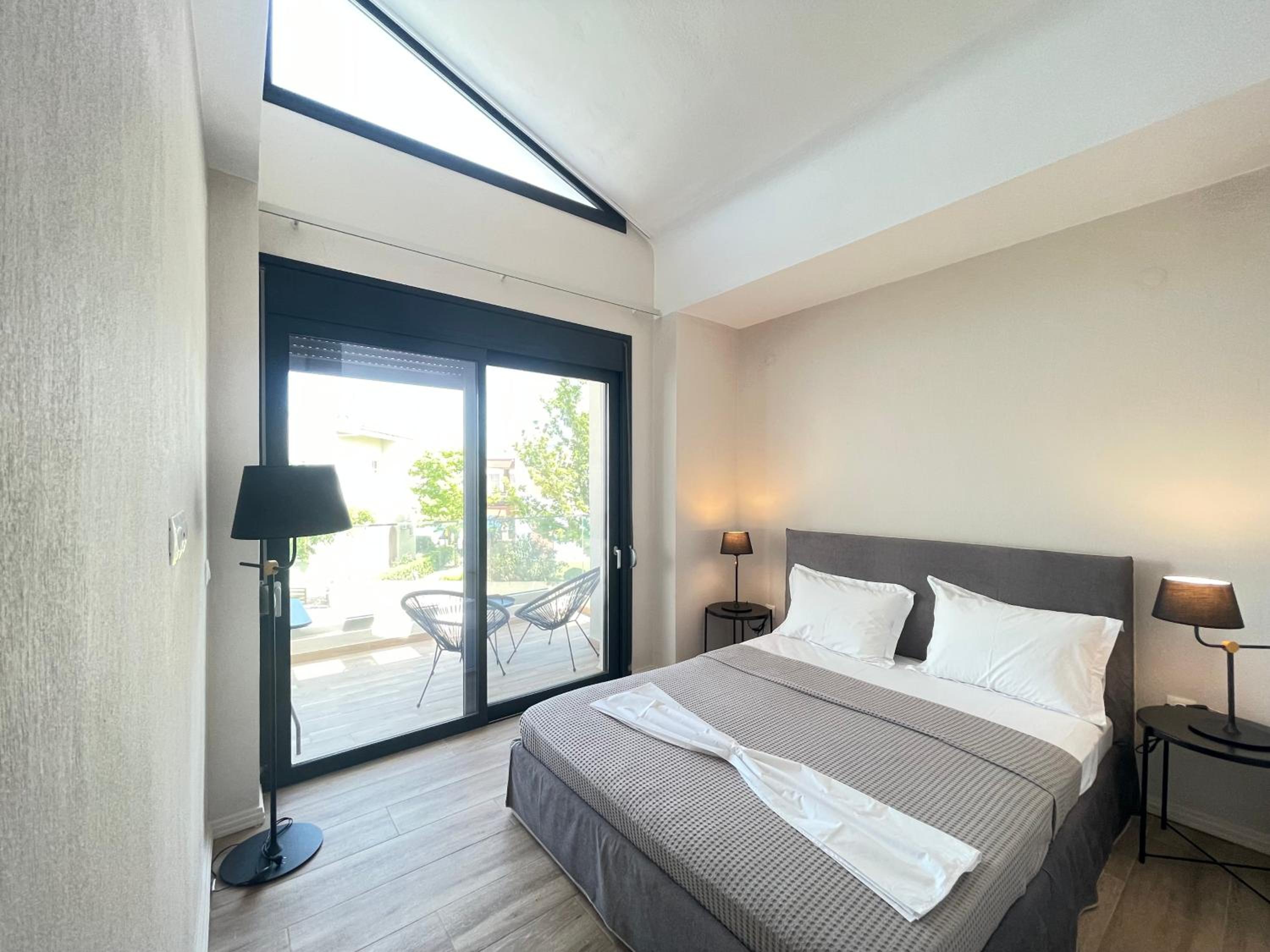 Villa Dahlia by the sea view 4