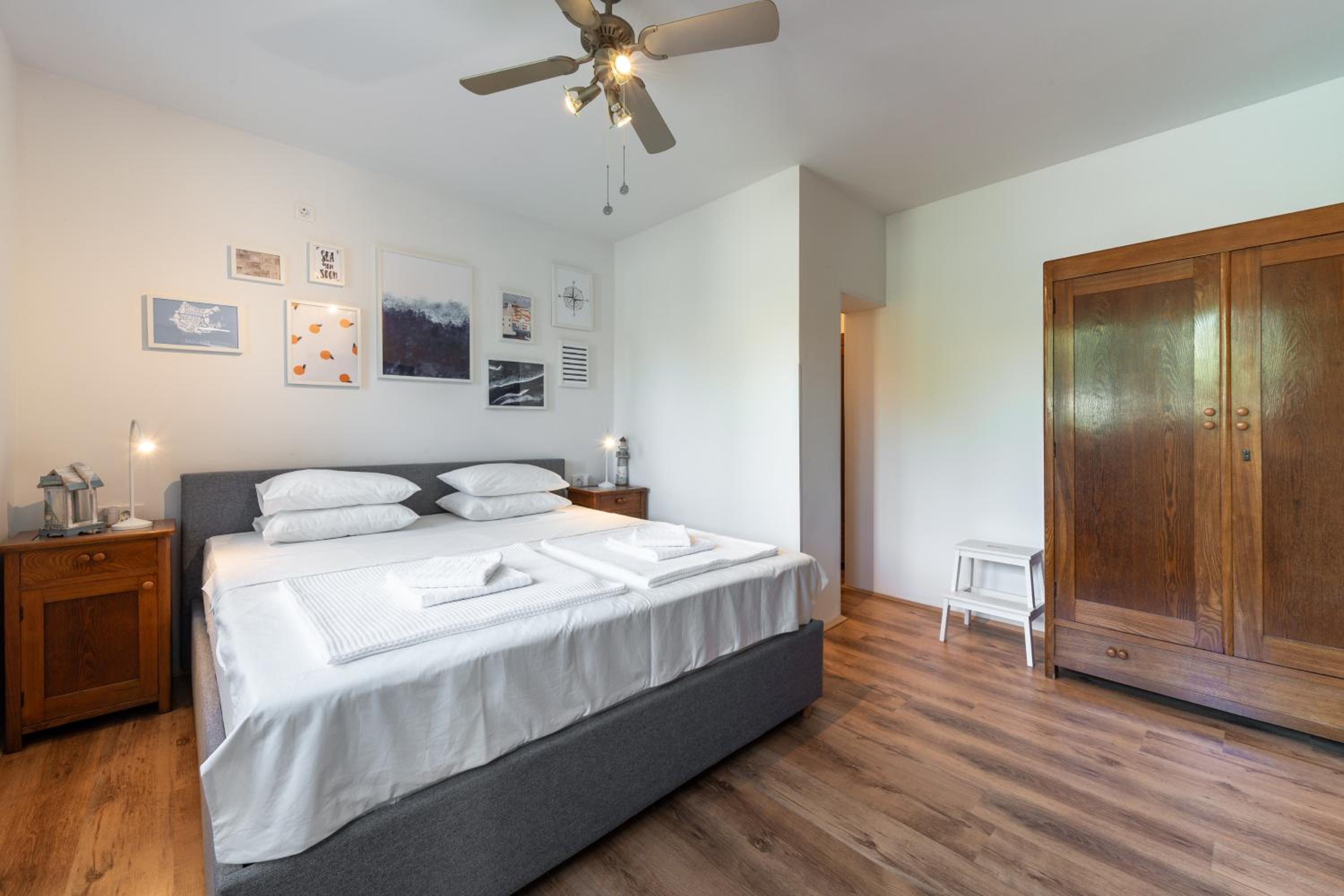 Apartment Near Old Town, FREE PARKING & Huge Garden