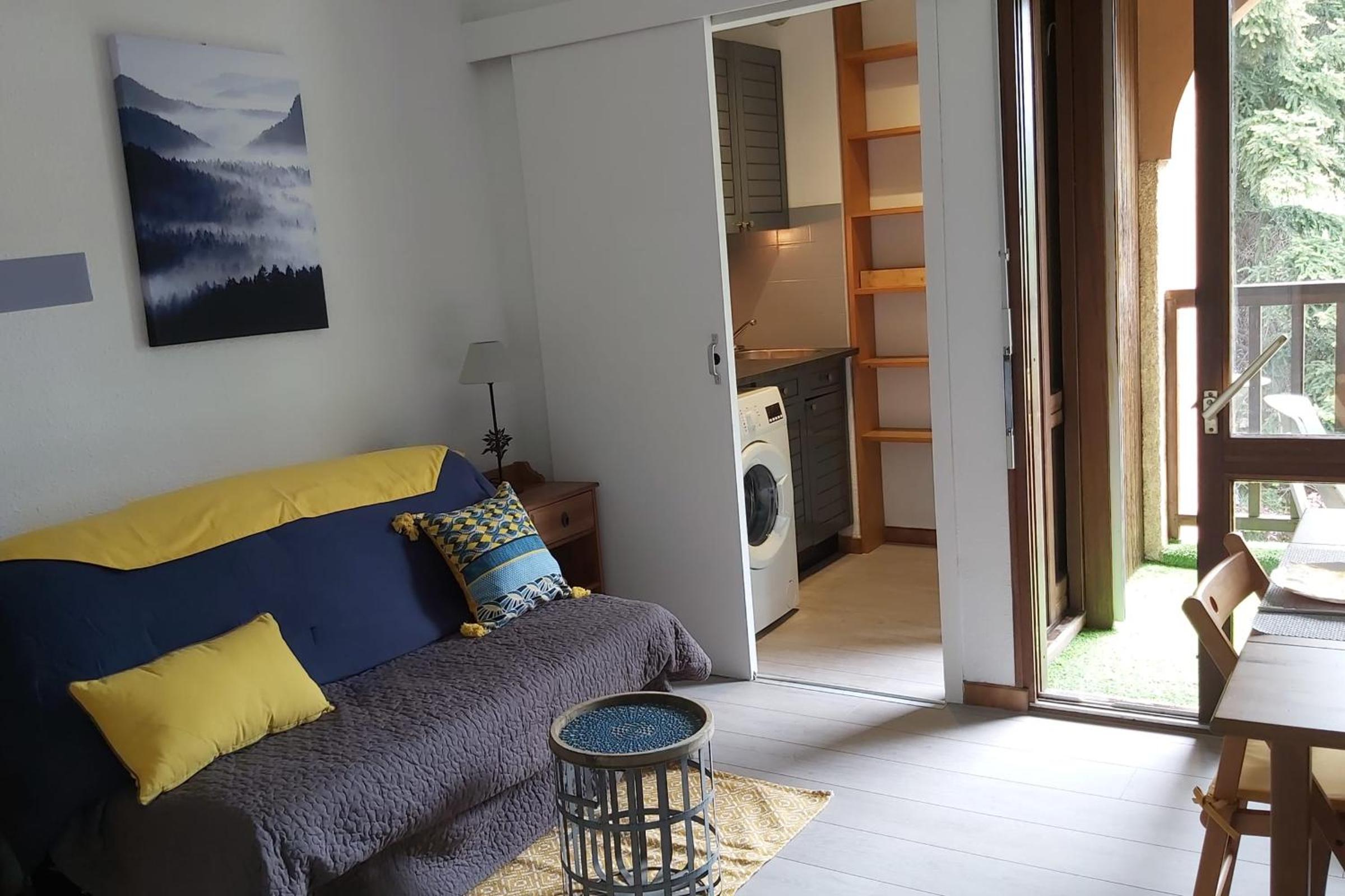 Beautiful studio with balcony in Briançon view 2