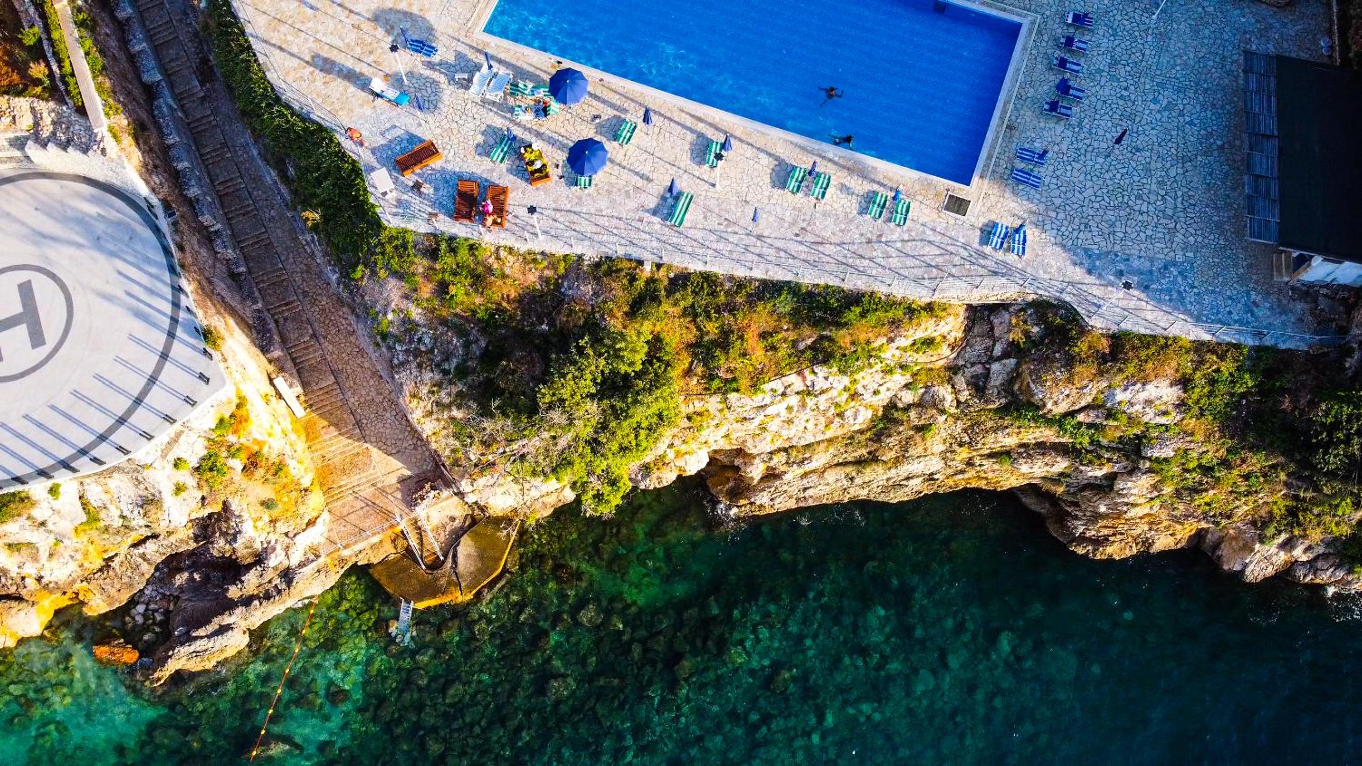 Villa Amos at Aquamarine Residence