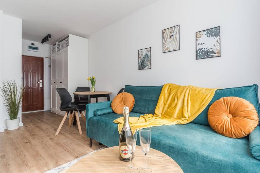 Uroczy apartament 2 pokoje - 10 min do morza!
