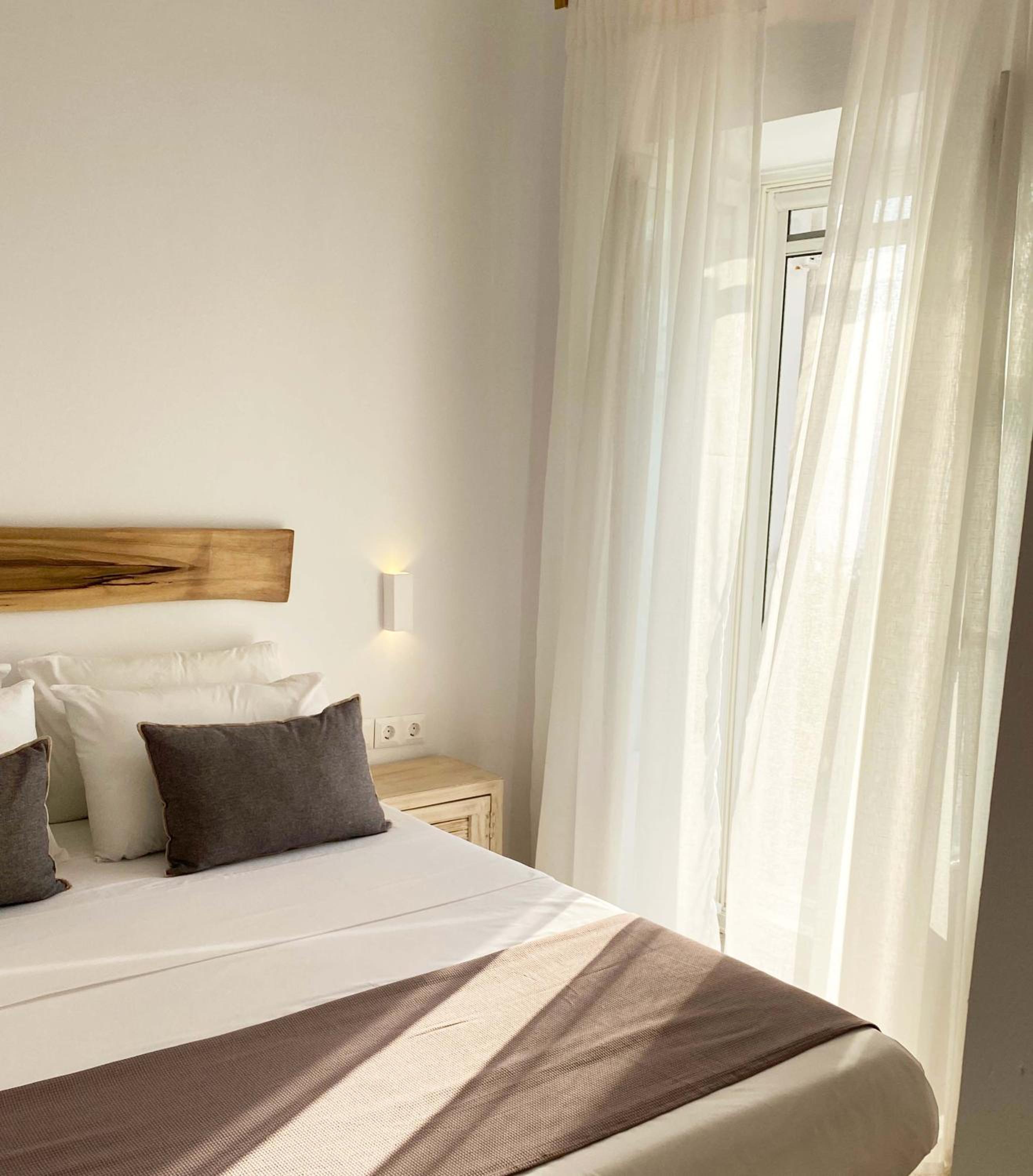 Lyra Seafront Apartment , Paroikia Town Center — photo 10