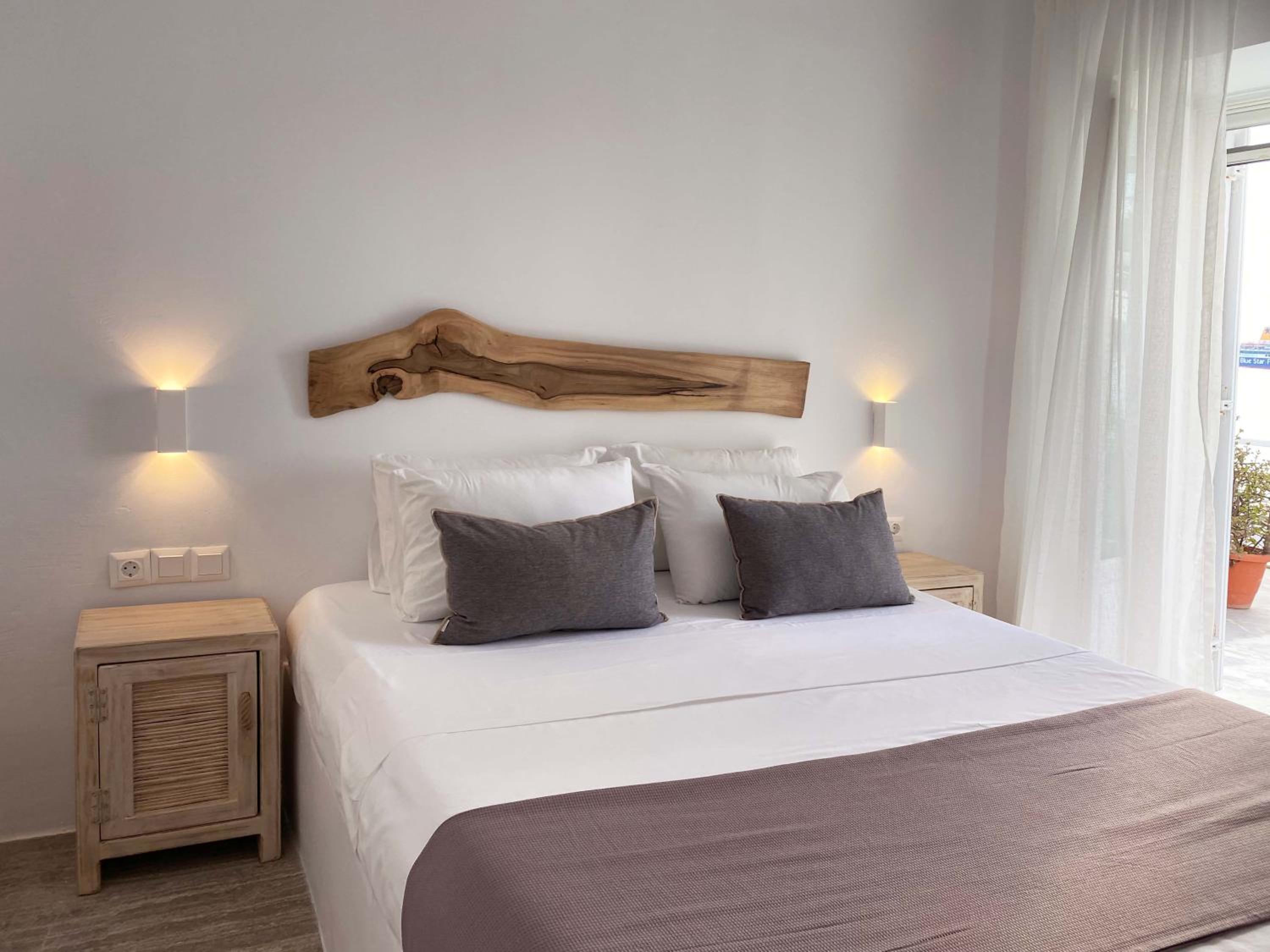 Lyra Seafront Apartment , Paroikia Town Center — photo 16