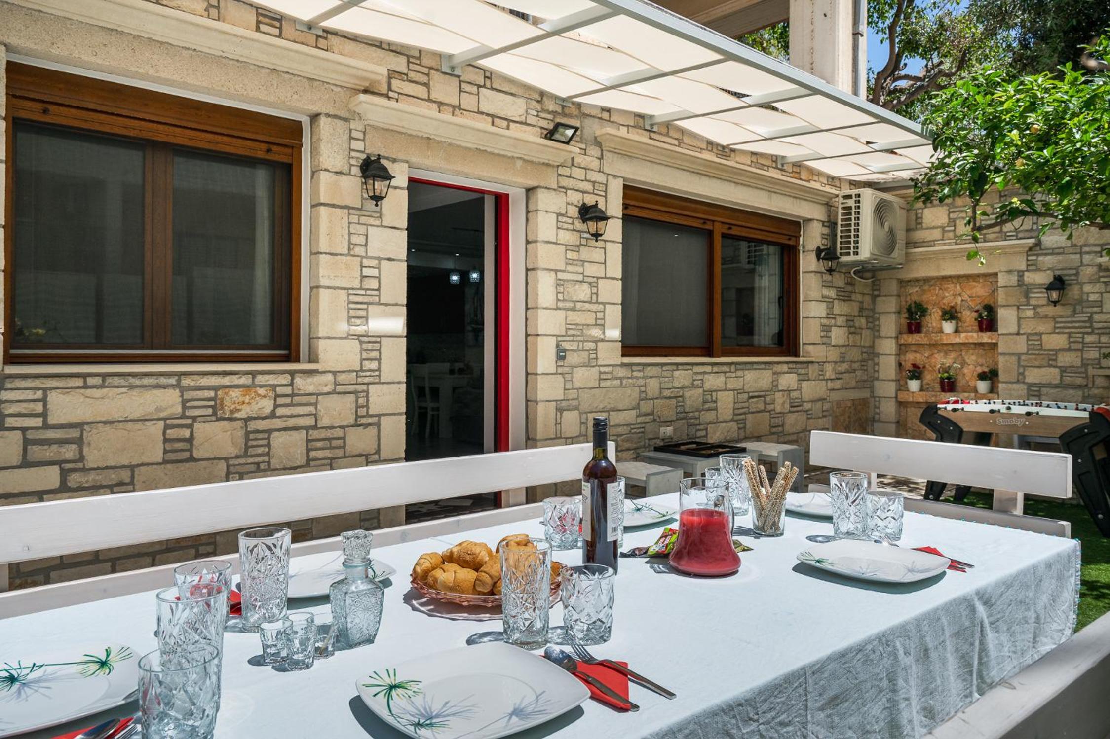 Vasili's Home - 5 Min from the City Ceter