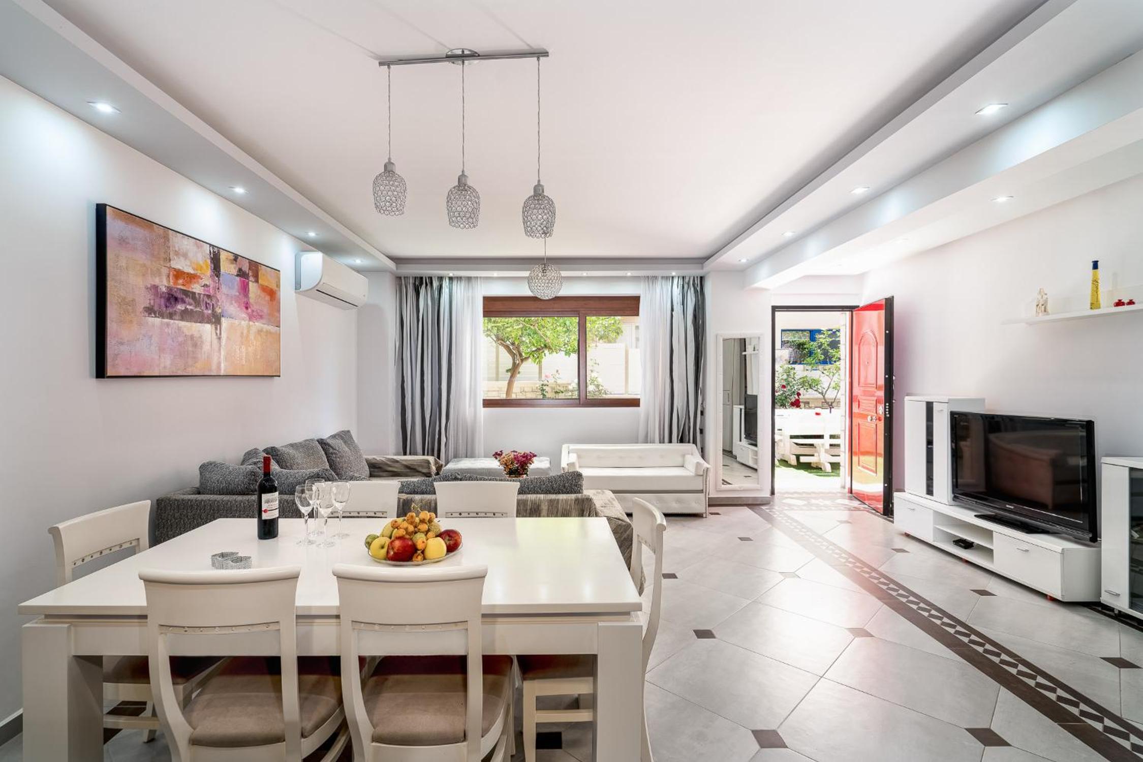 Vasili's Home - 5 Min from the City Ceter
