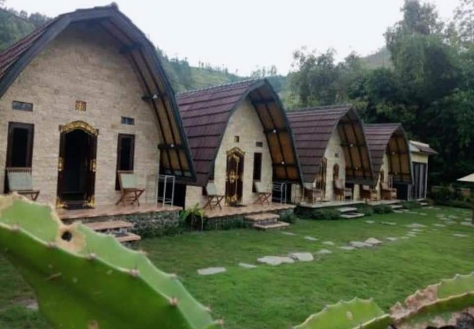 Bunbulan Hill Hostel and Cottage view 3