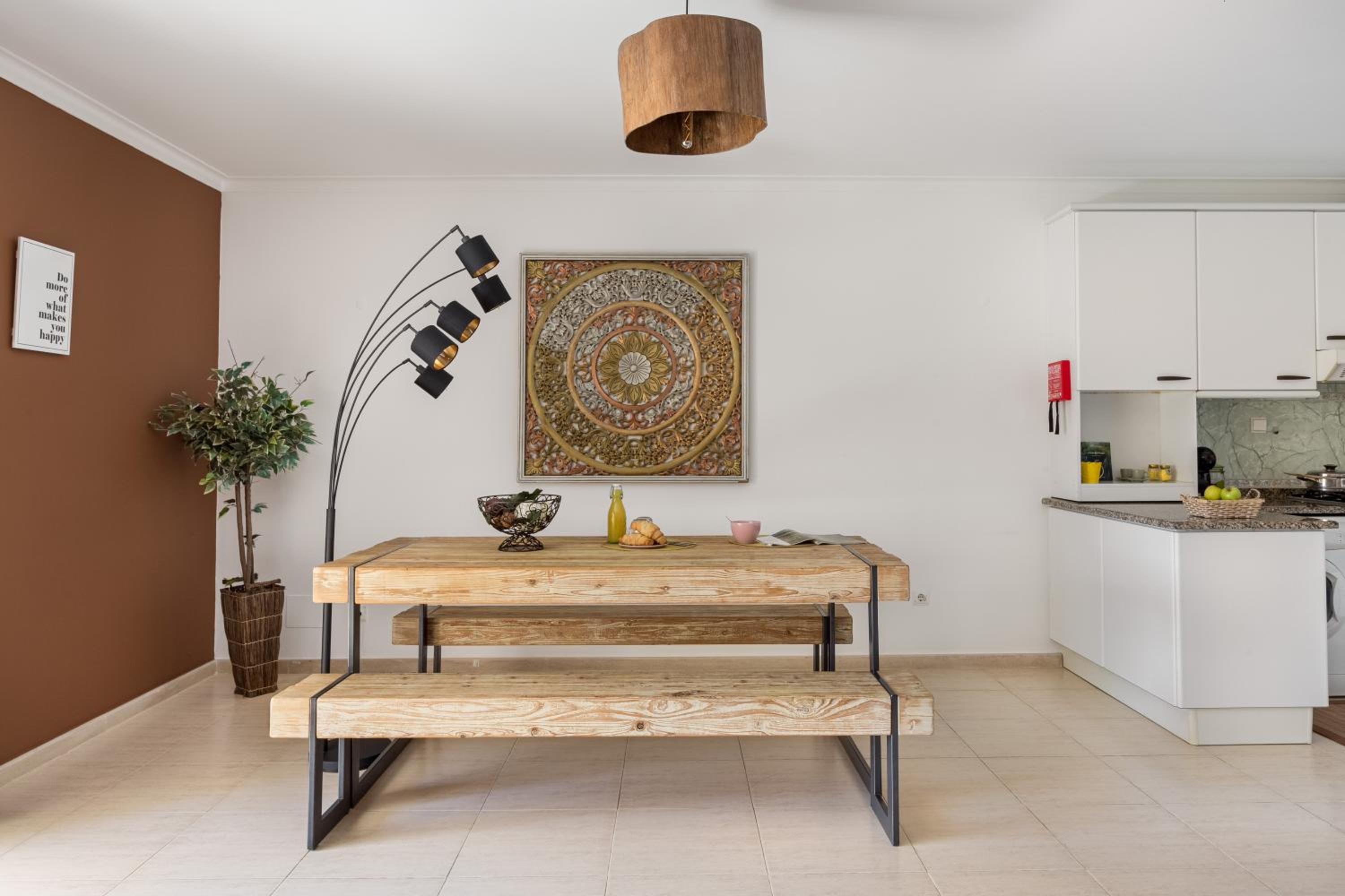 ALTIDO Stunning Ericeira Flat w/2 Shared Pools & Gym