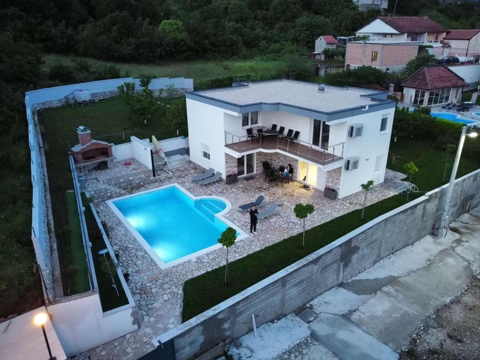 Villa Ella