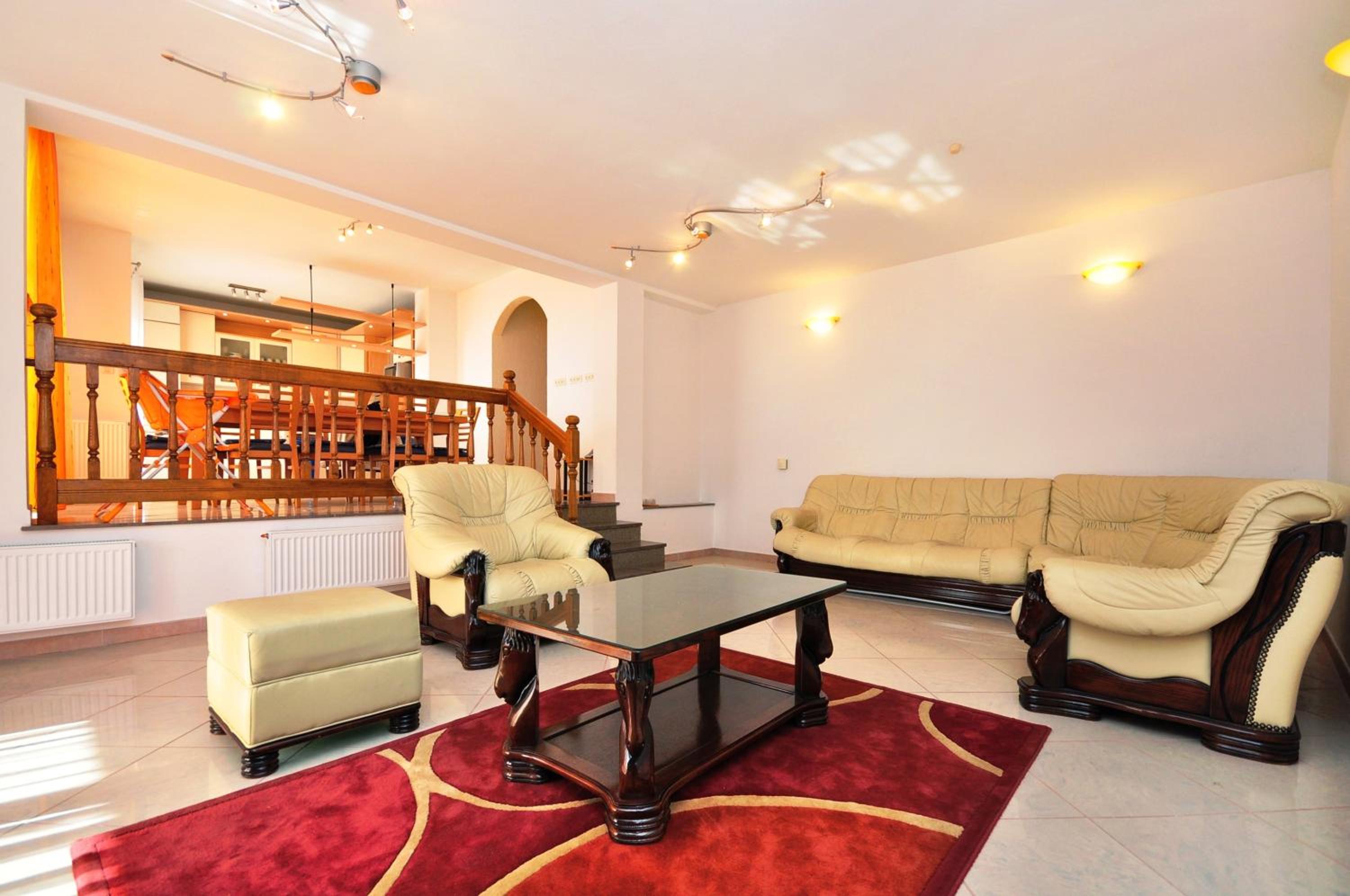 Apartment Luxury Cream view 3