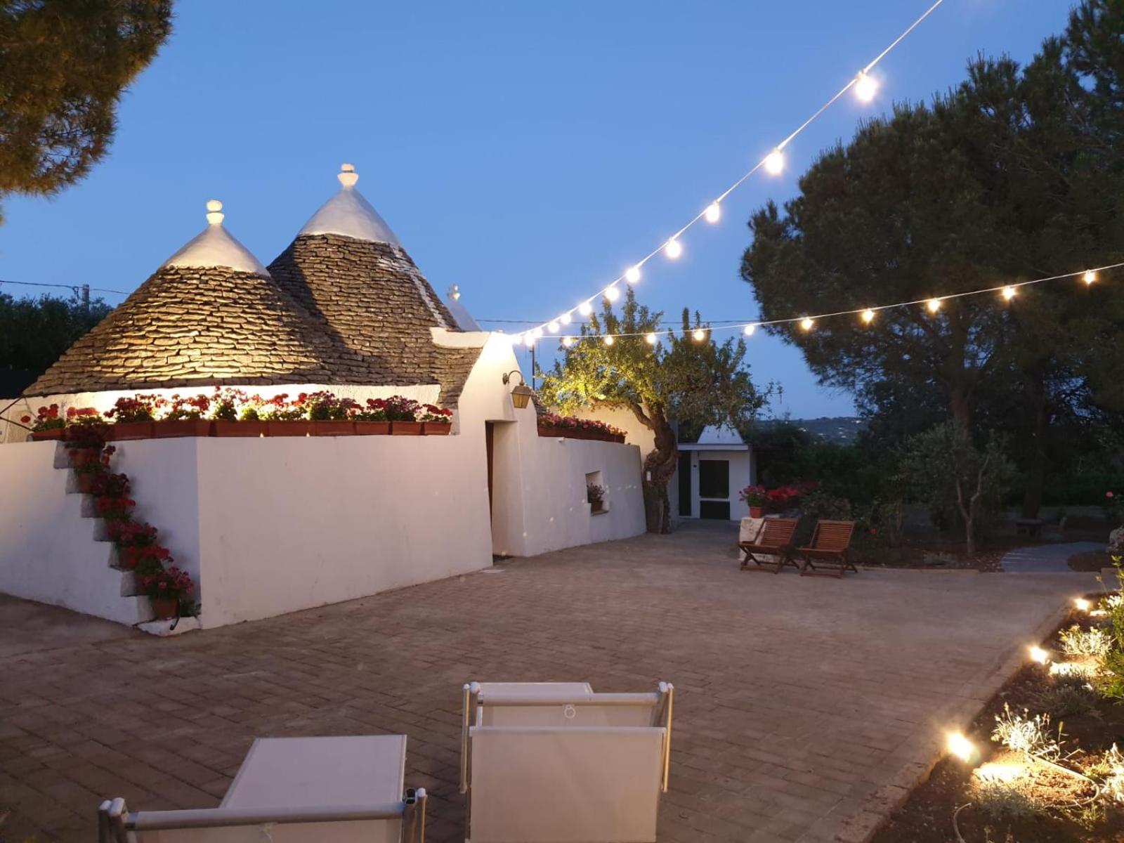 Trullo Bianco view 3