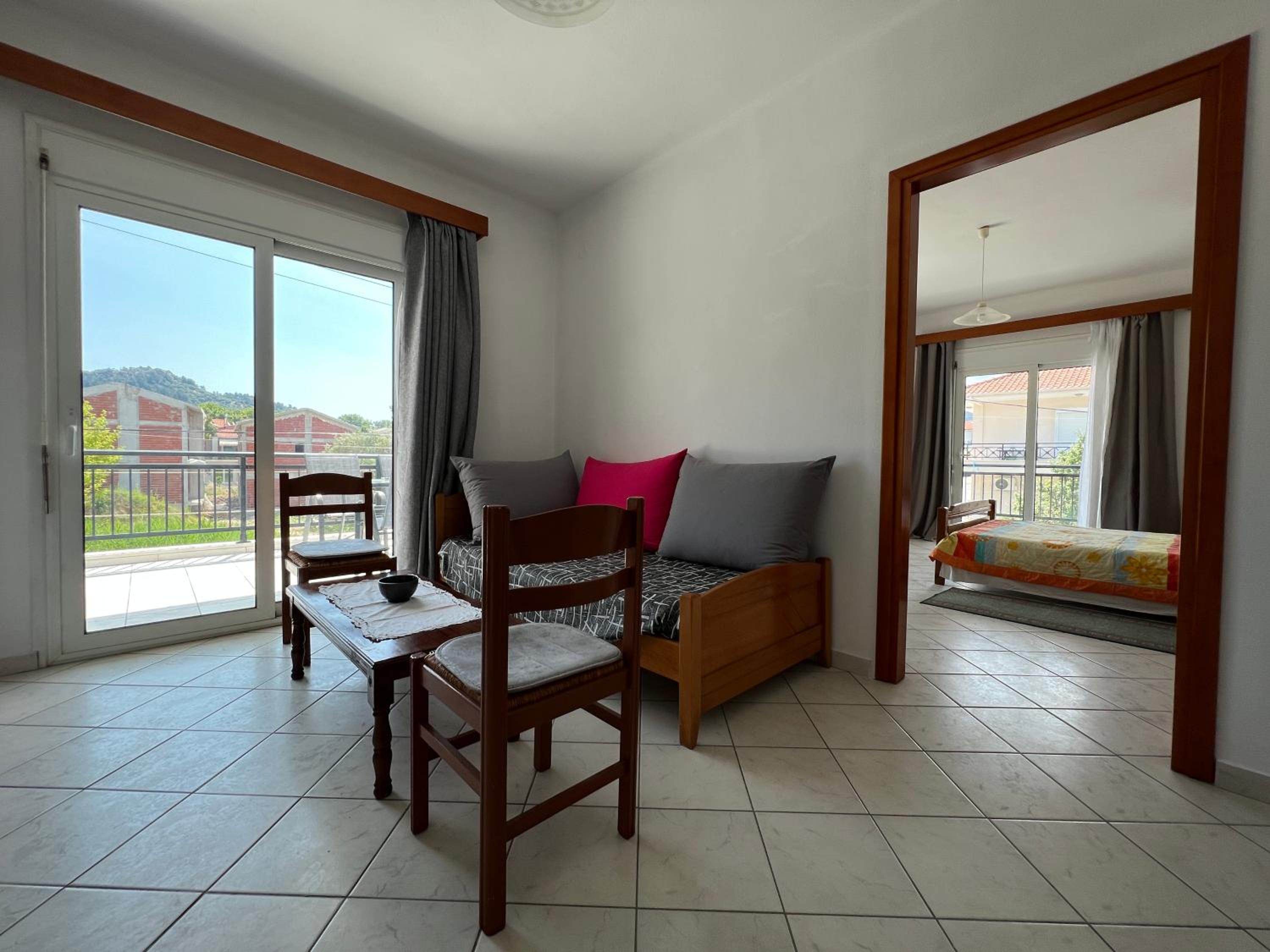 White Apartment - Thassos Town