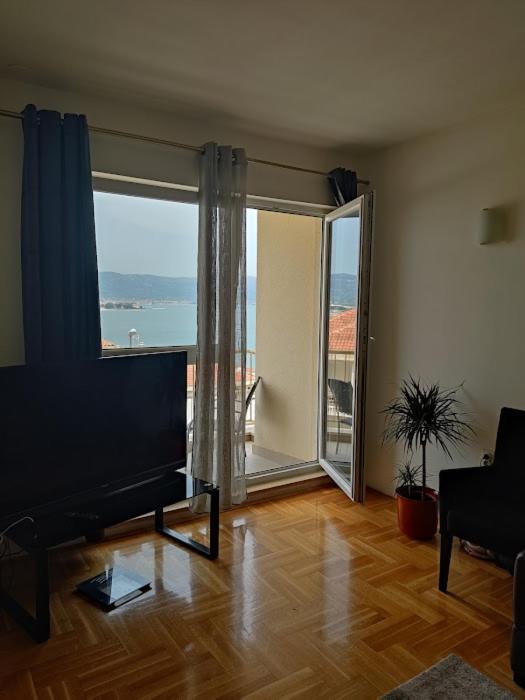 Deep blue apartment view 4