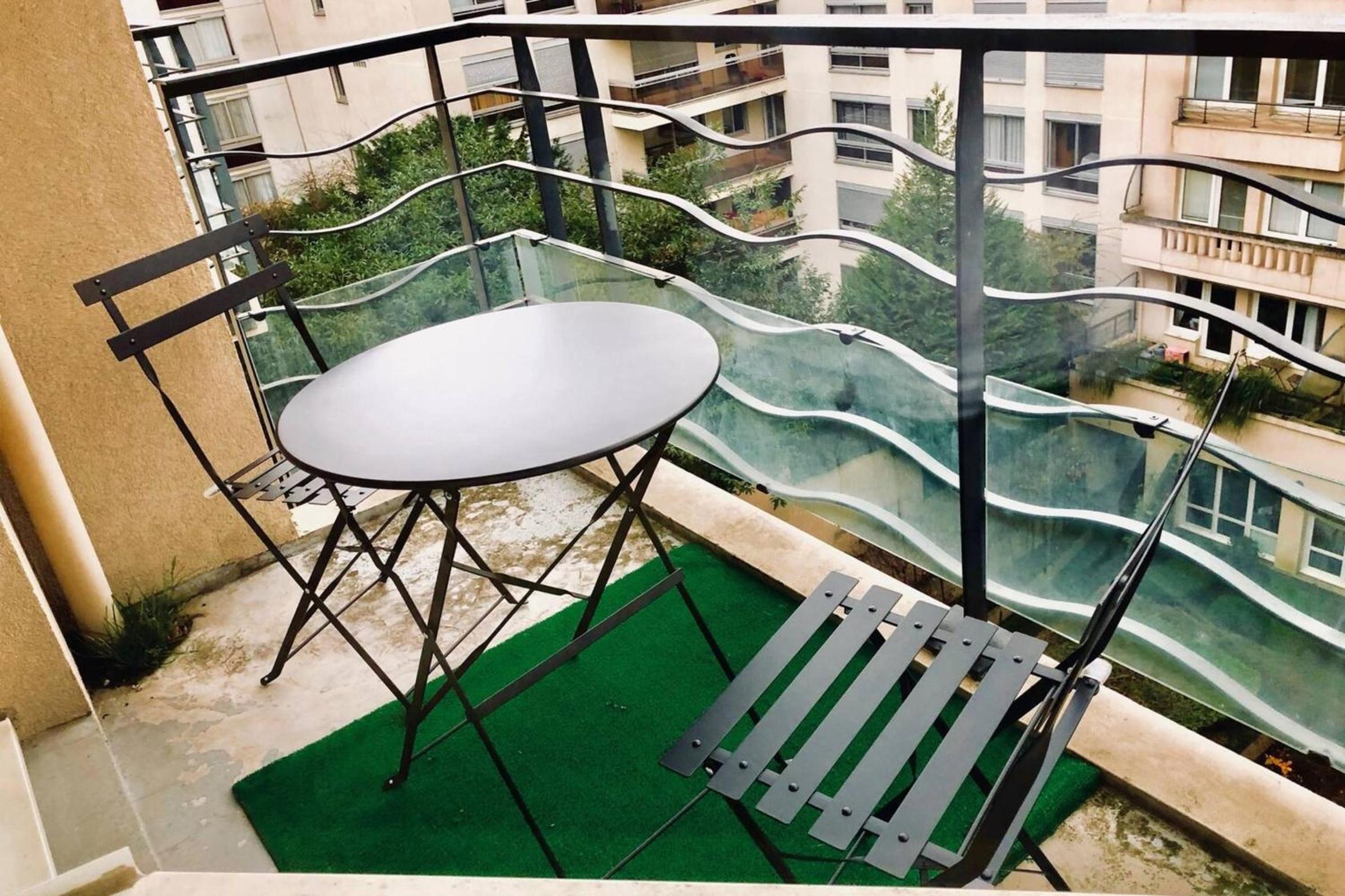 Studio With Balcony In Issy Les Moulineaux view 3